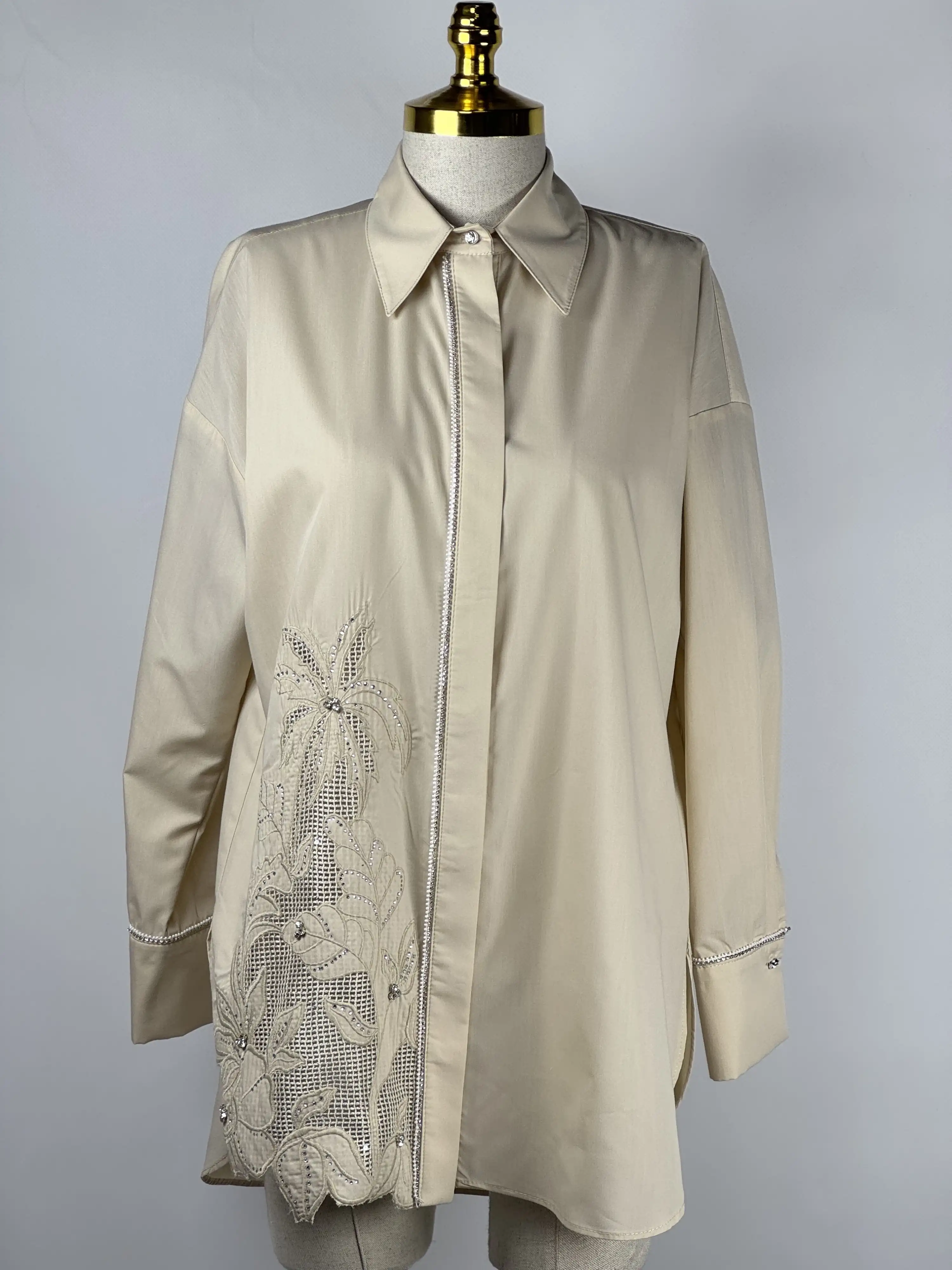 MY312 Bej Renk Önü Nakışlı Tunik