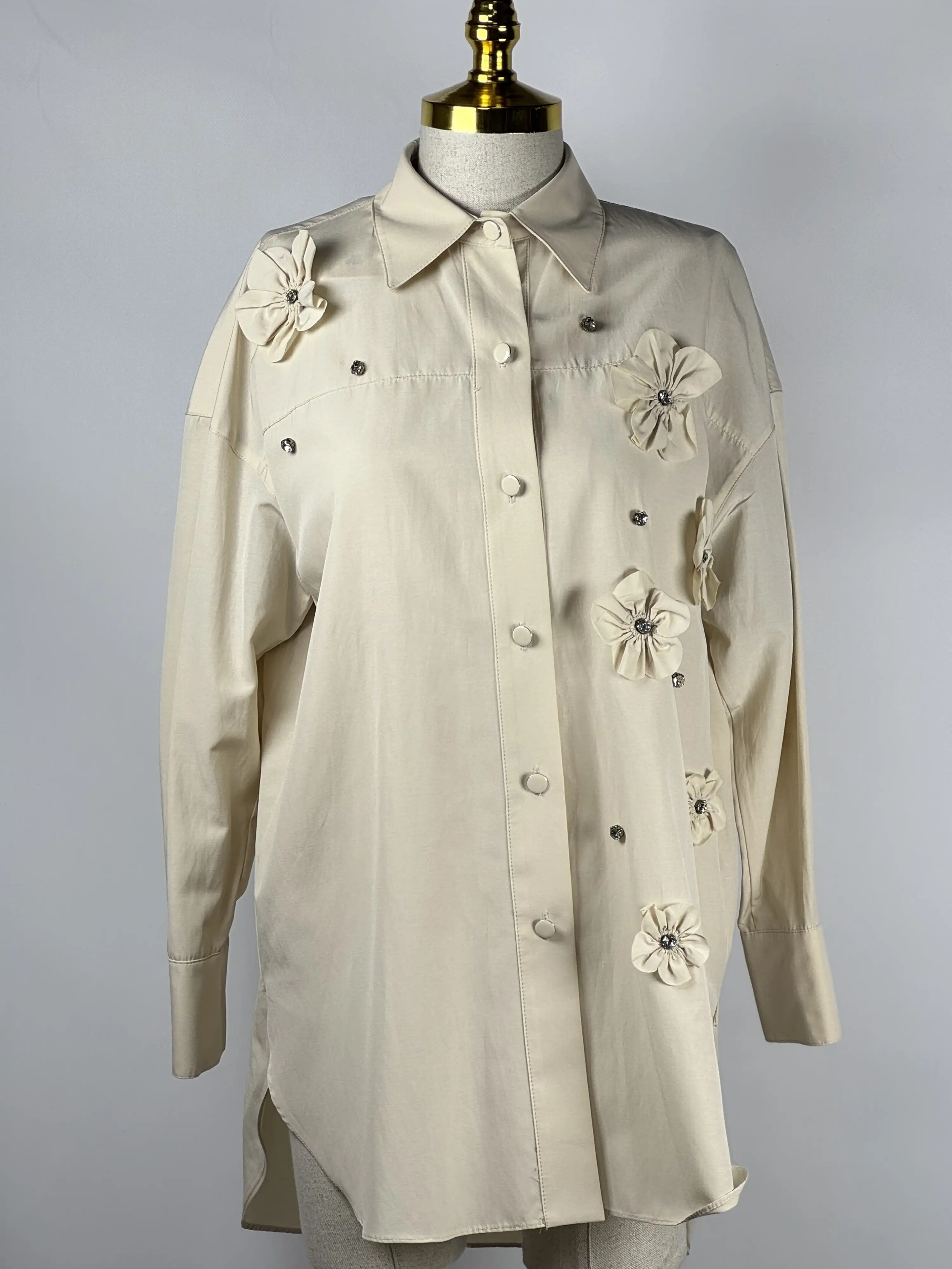 MY312 Bej Çiçek Detaylı Gömlek