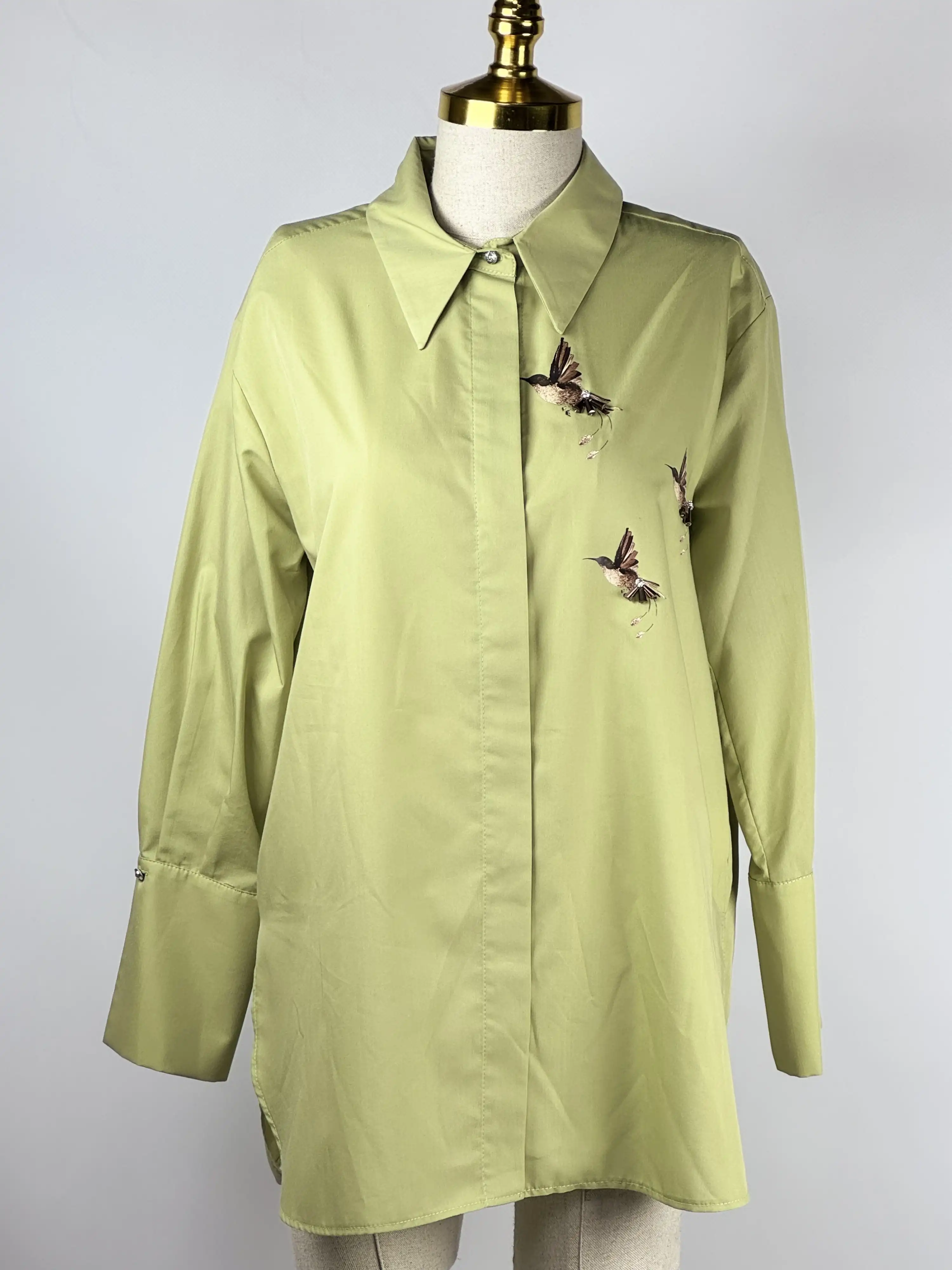 MY312 Çağla Yeşili Renk Arkası Kuş Detaylı Gömlek