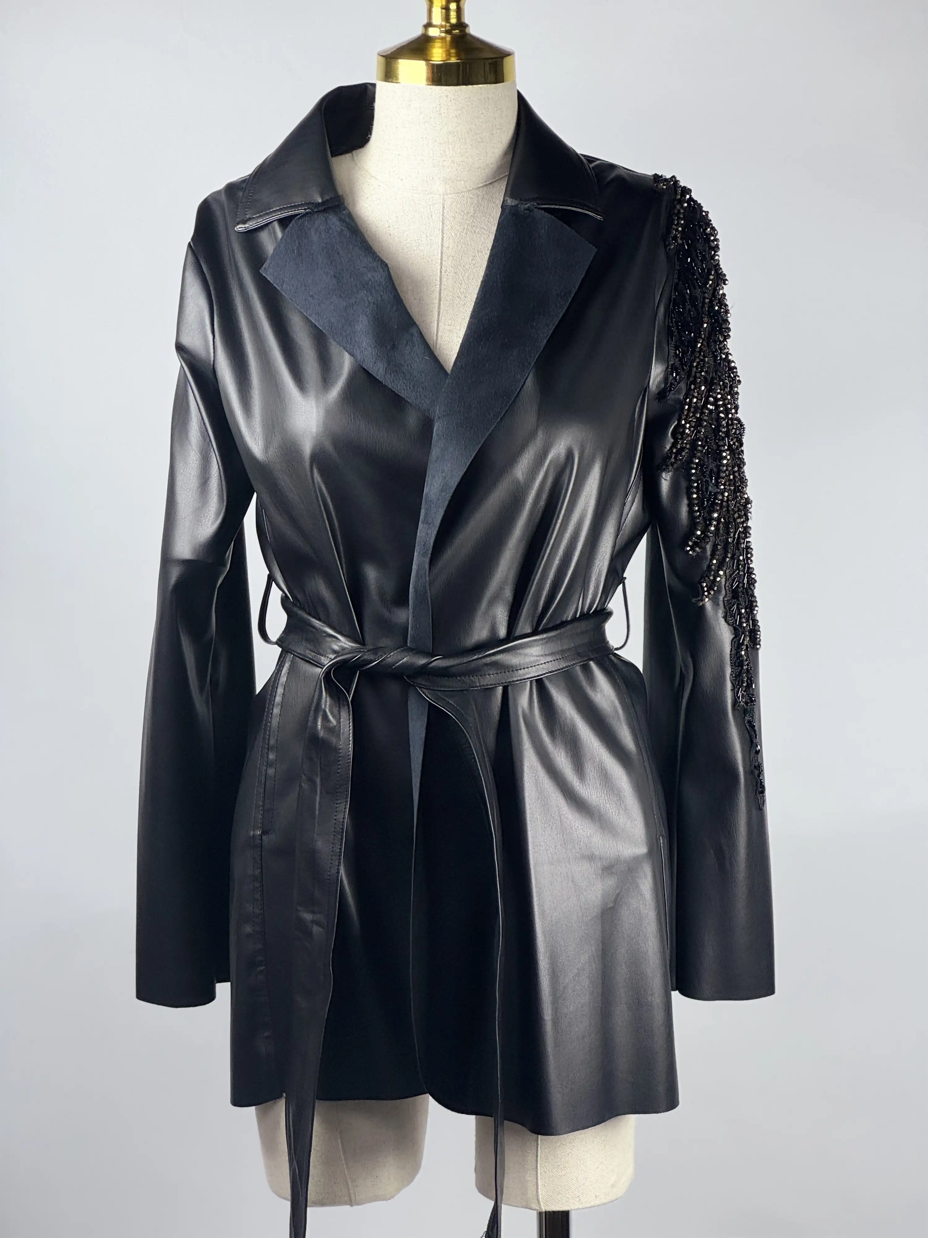 QUPRA Siyah Deri Boncuk Detaylı Ceket