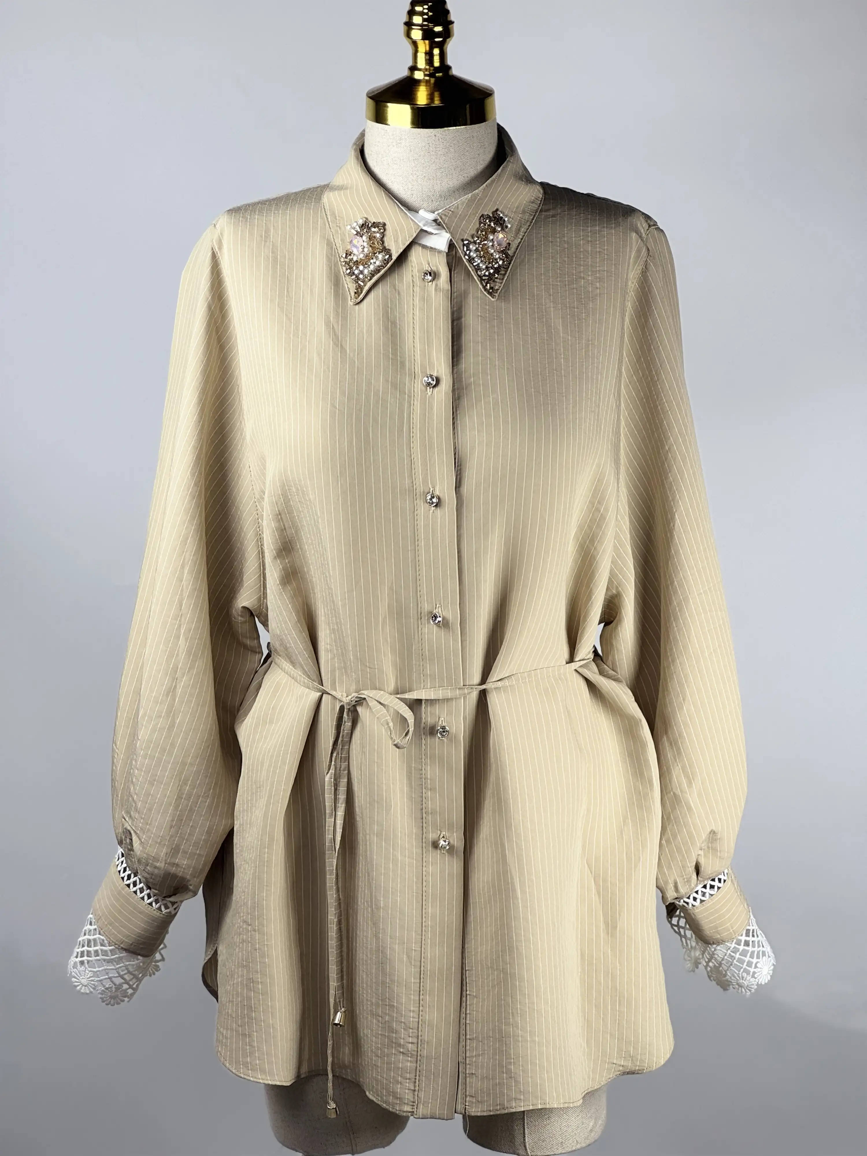 MY312 Bej Renk Dantelli Taşlı Çizgili Gömlek