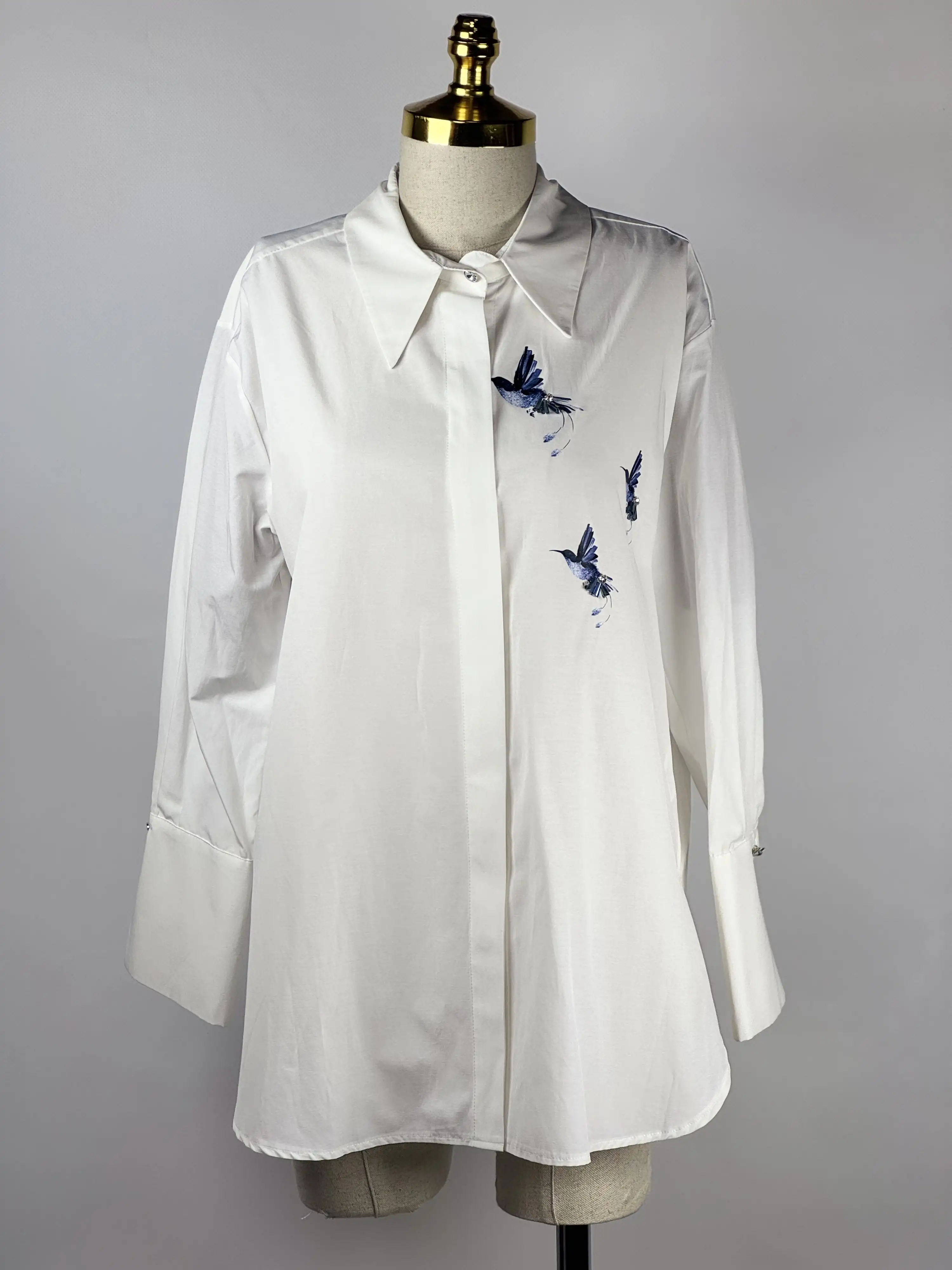 MY312 Ekru Renk Arkası Kuş Detaylı Gömlek