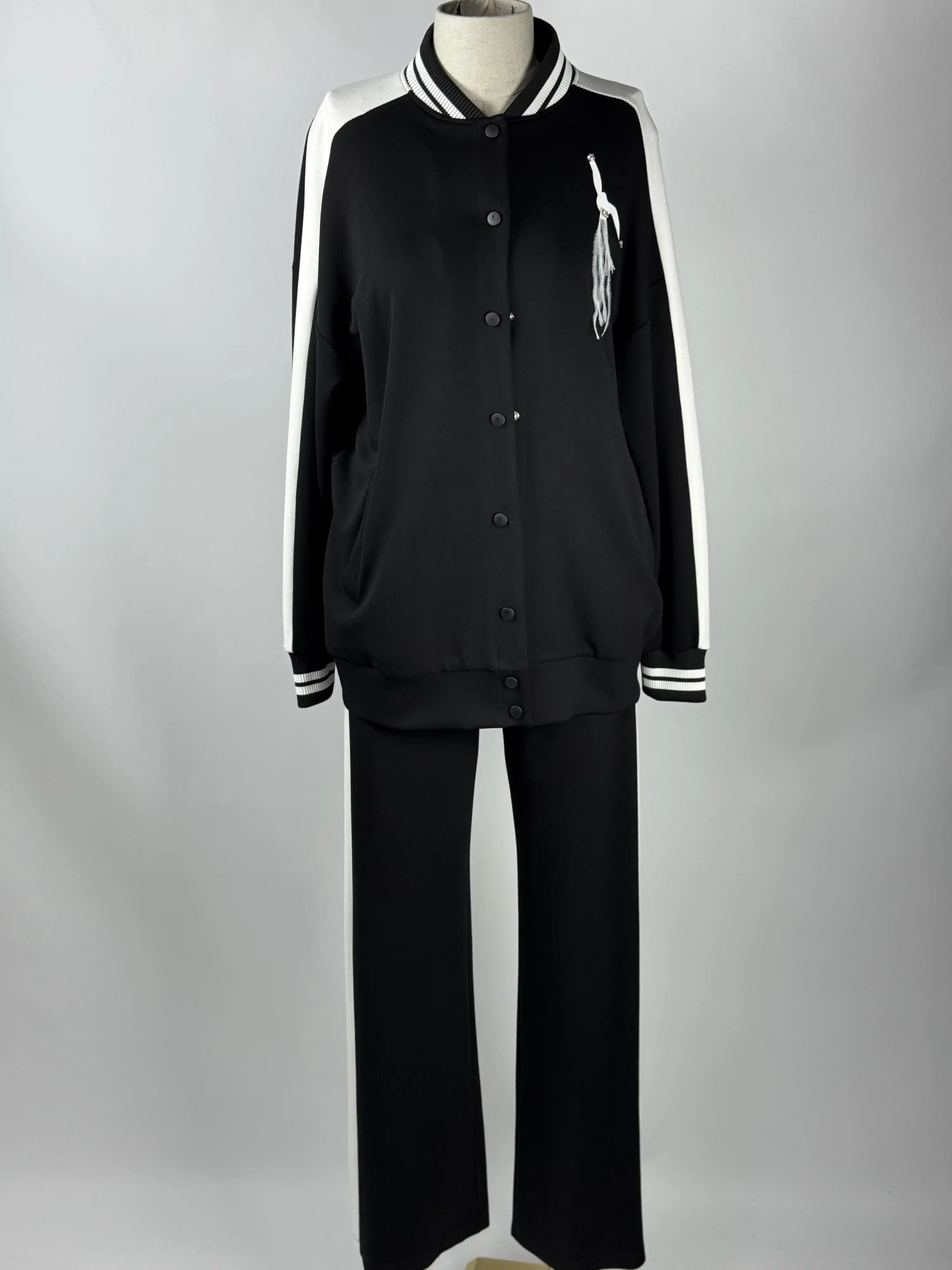 MY312 Siyah Renk Kuş Detaylı Takım