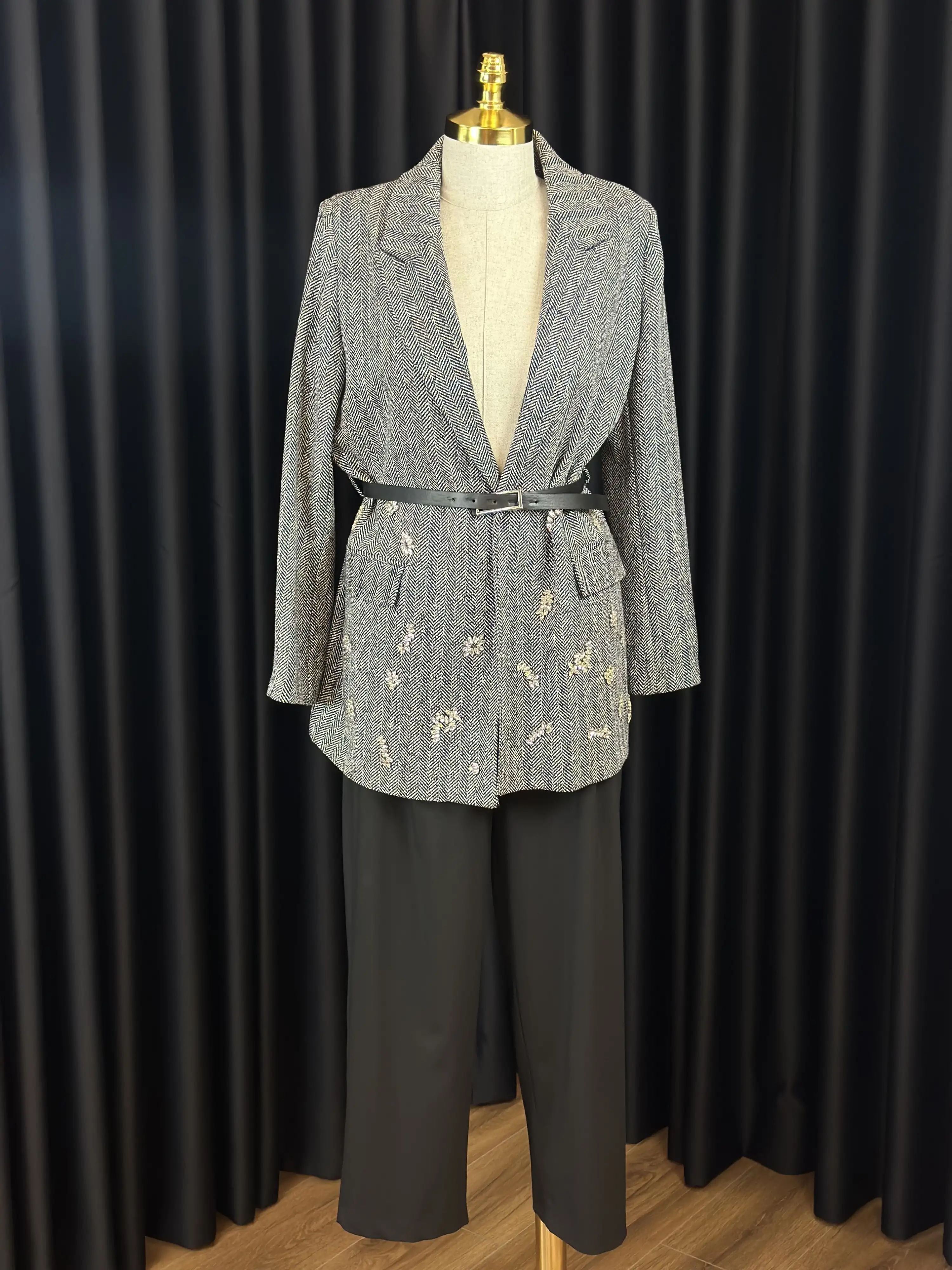 GHİSA Siyah Renk Takım