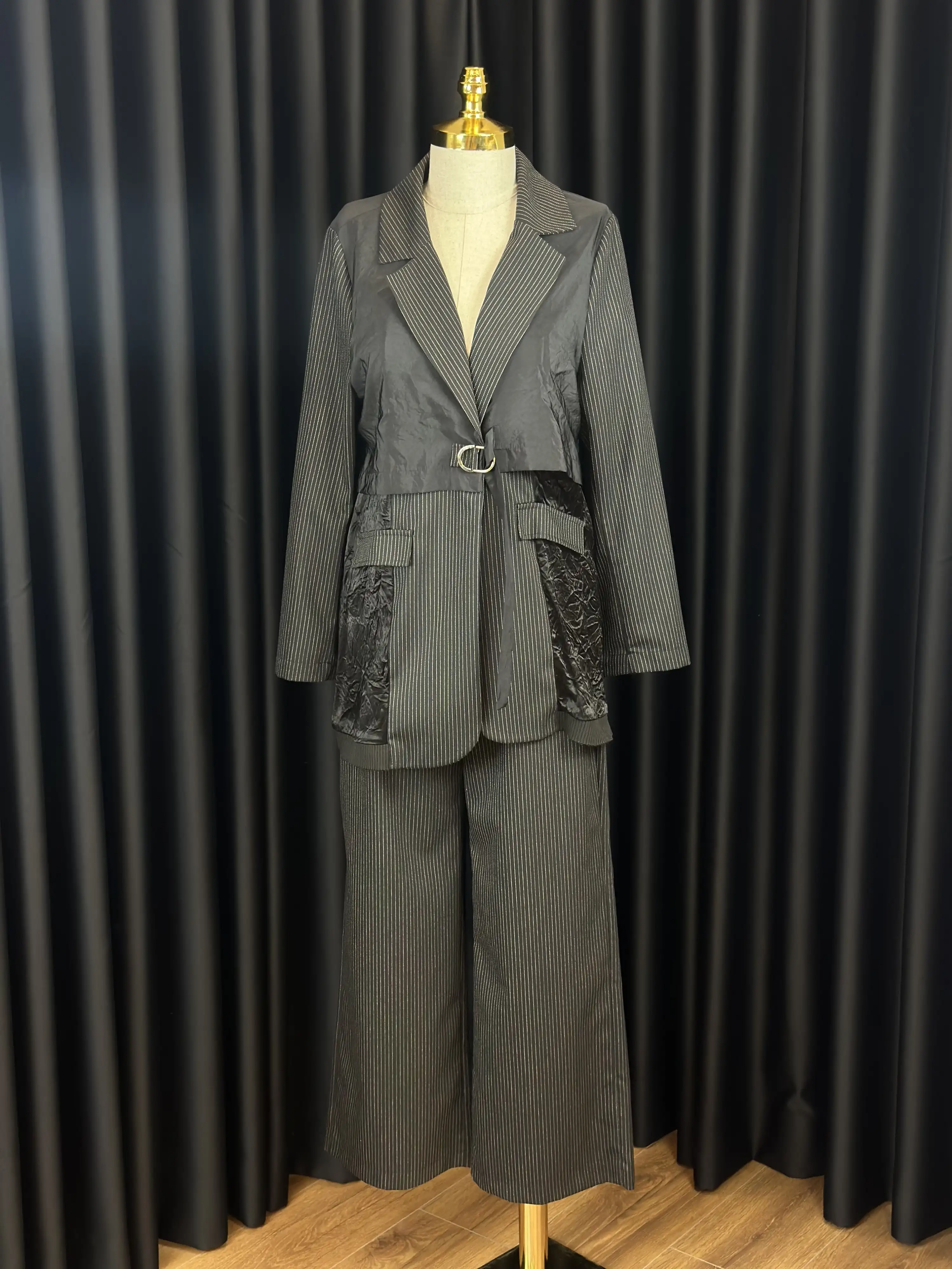 GHISA Siyah Renk Takım