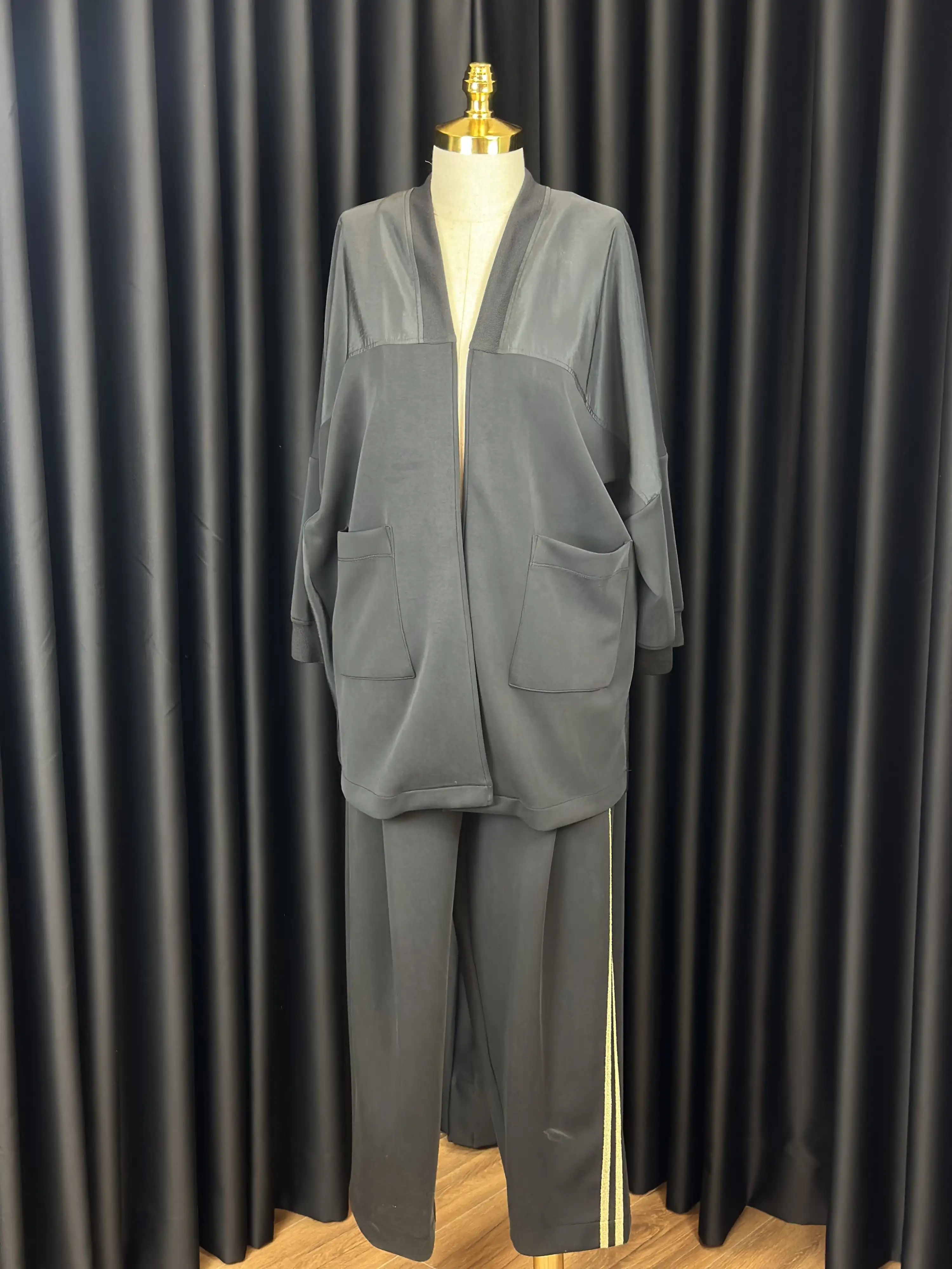 GHİSA Siyah Renk Takım