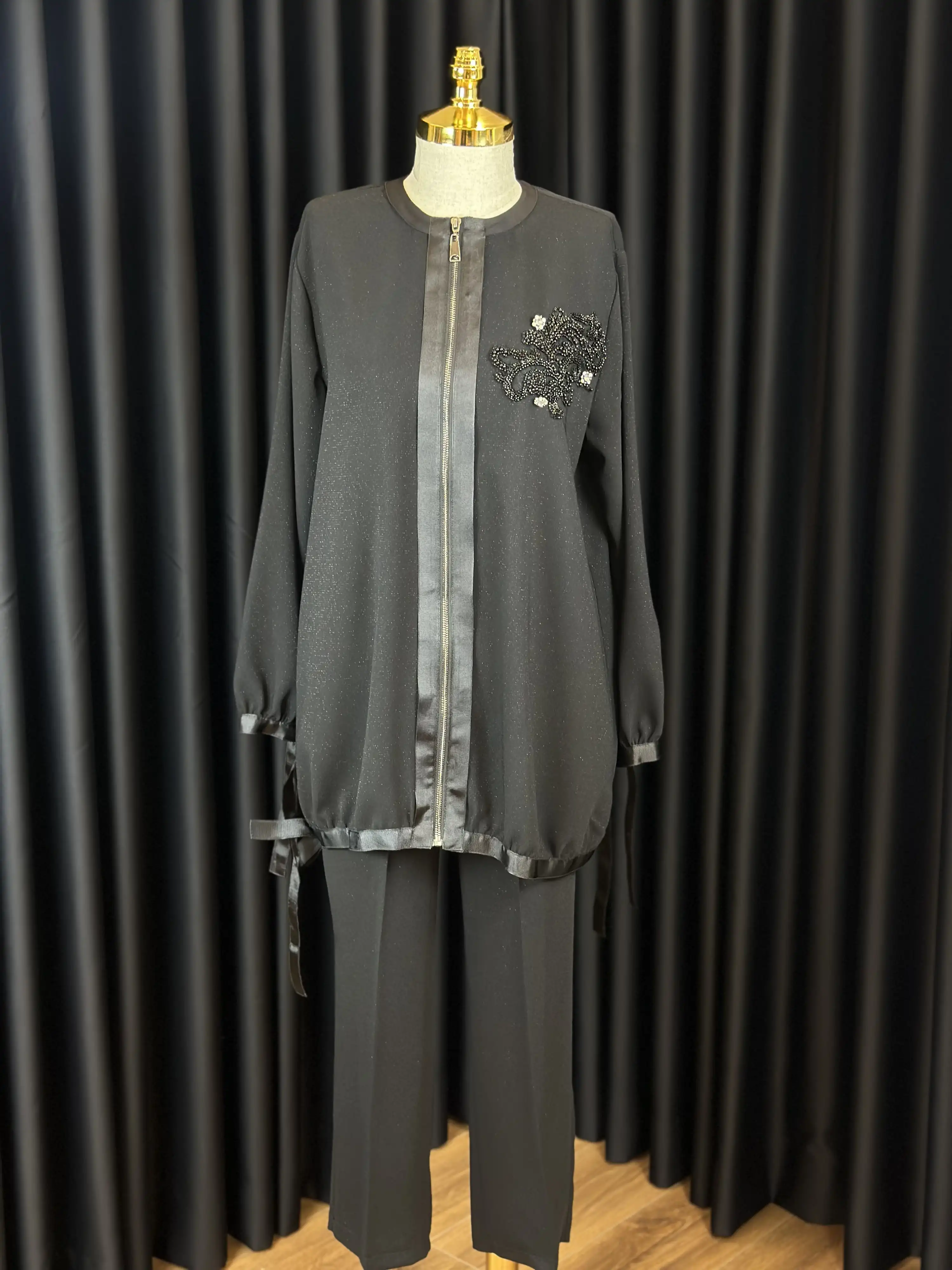 QUPRA Siyah Renk Takım