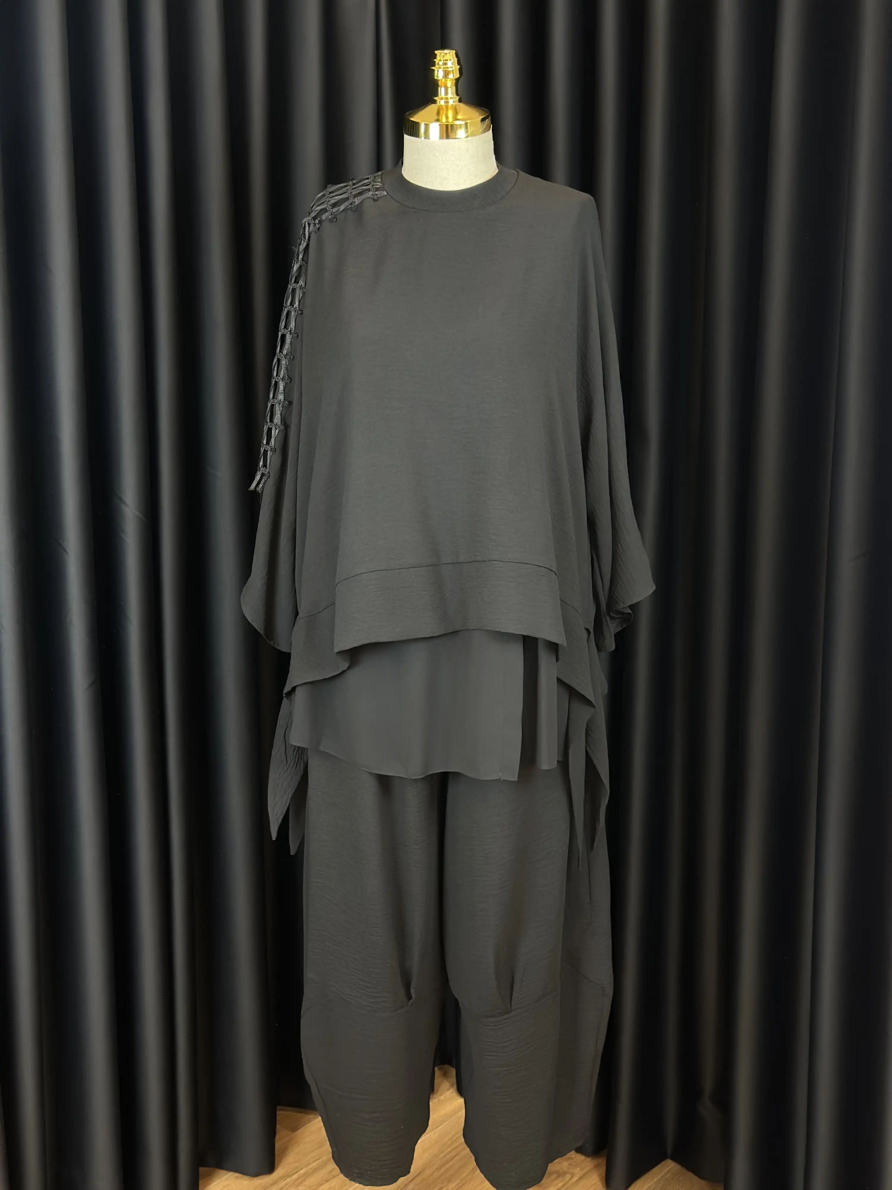 GHISA Siyah Renk Takım