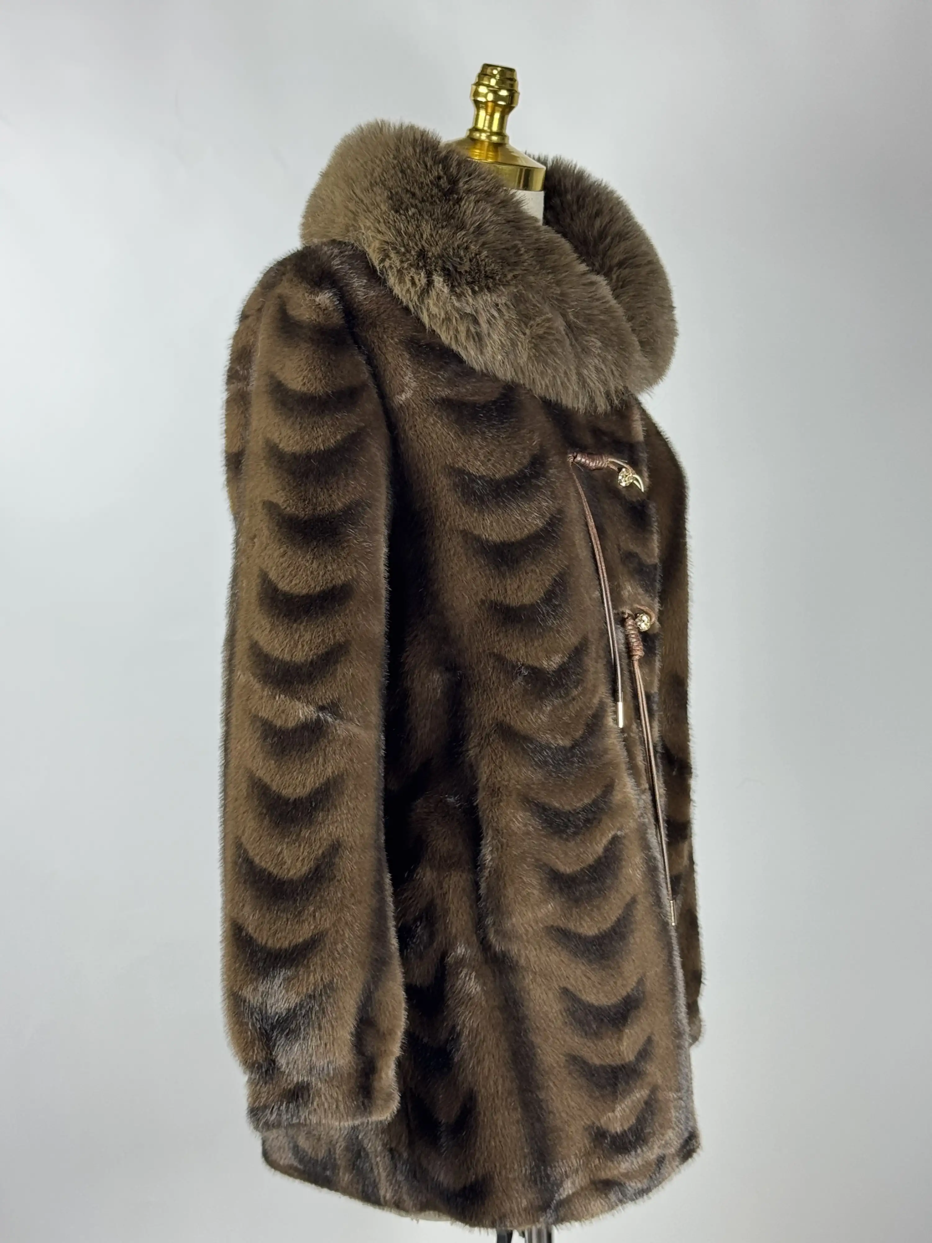 ITALIAN Kahve Renk Metal Aksesuarlı Kürk