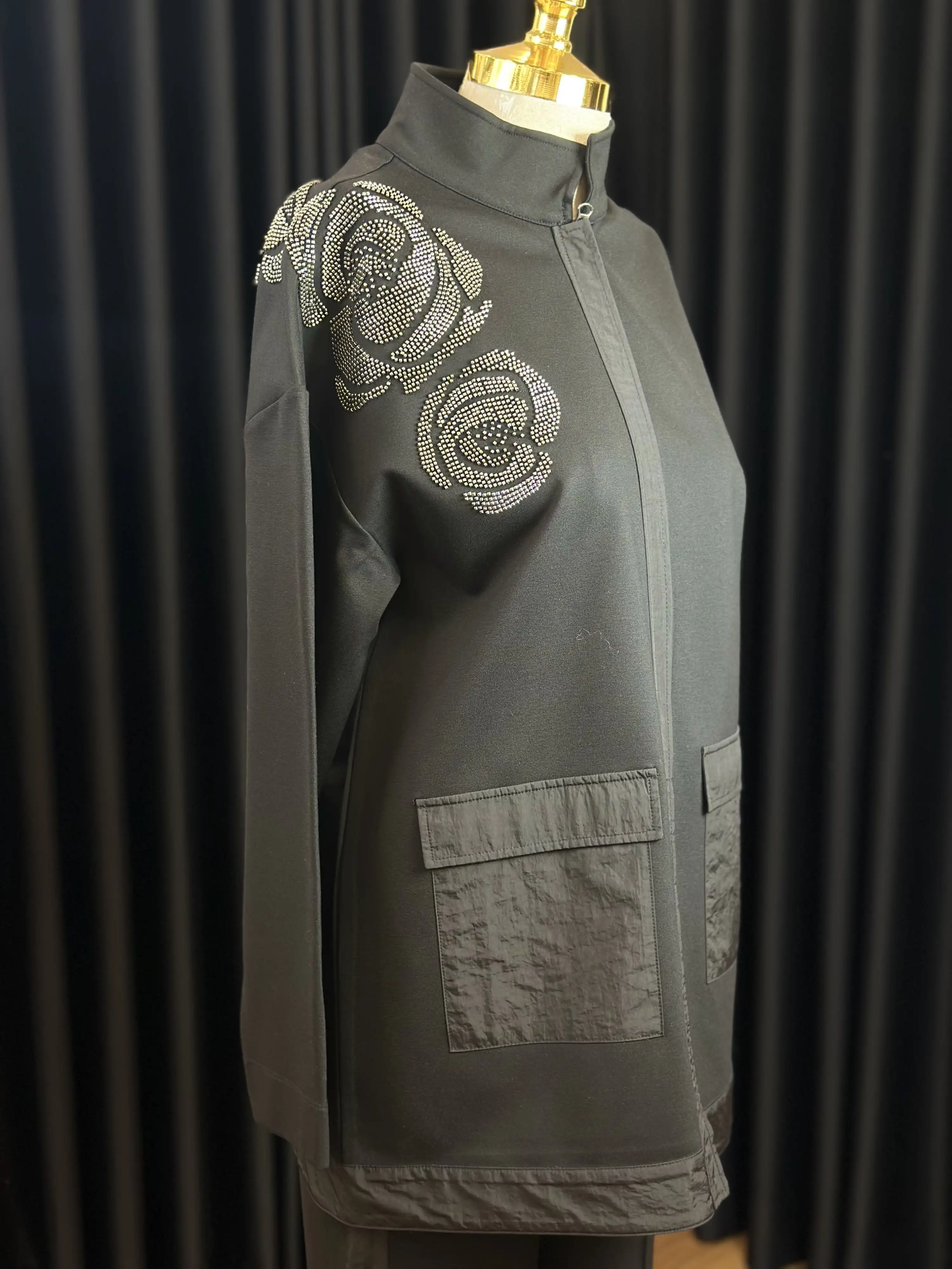 GHİSA Siyah Renk Takım