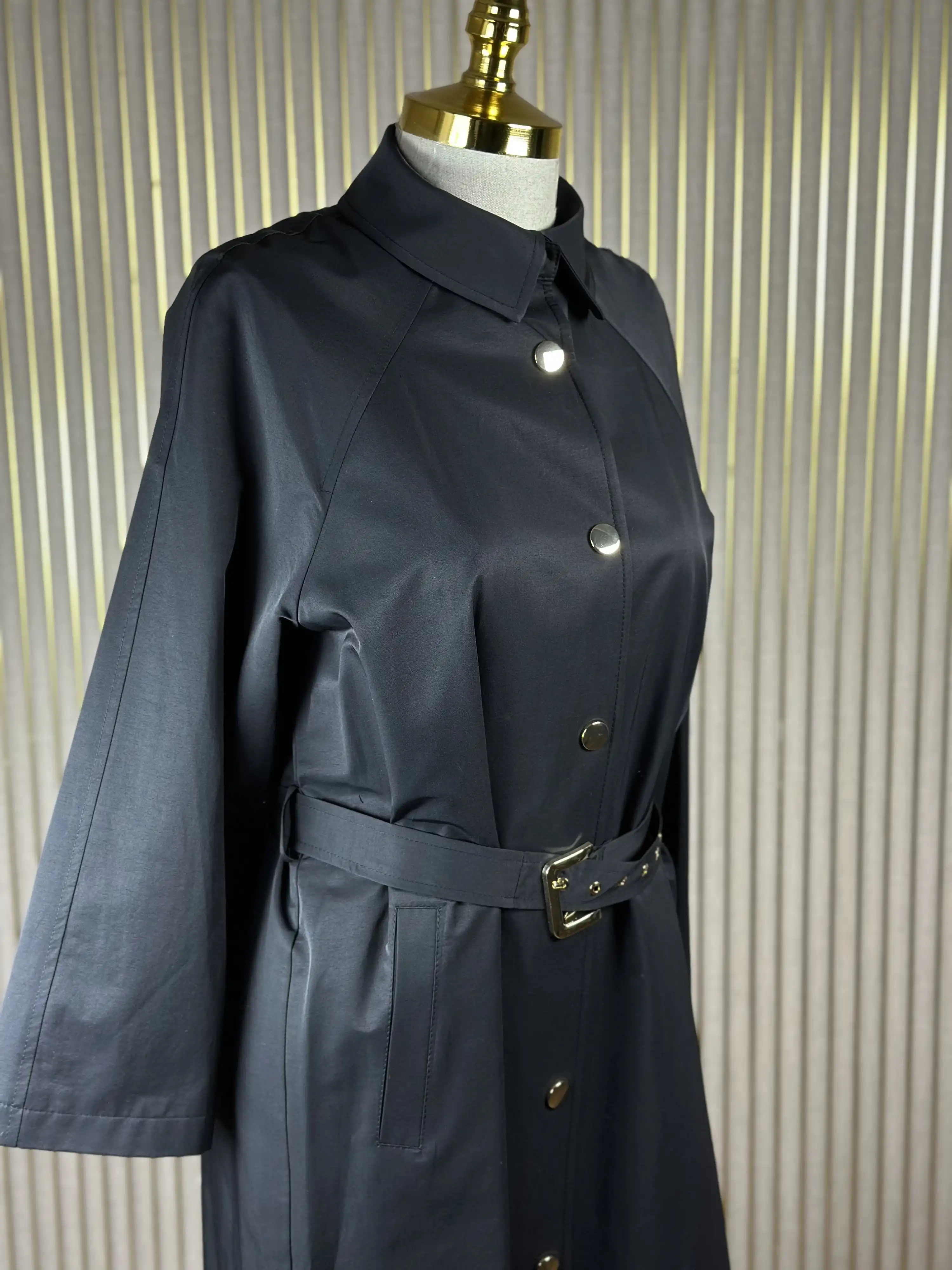 GHİSA Siyah Renk Trenç