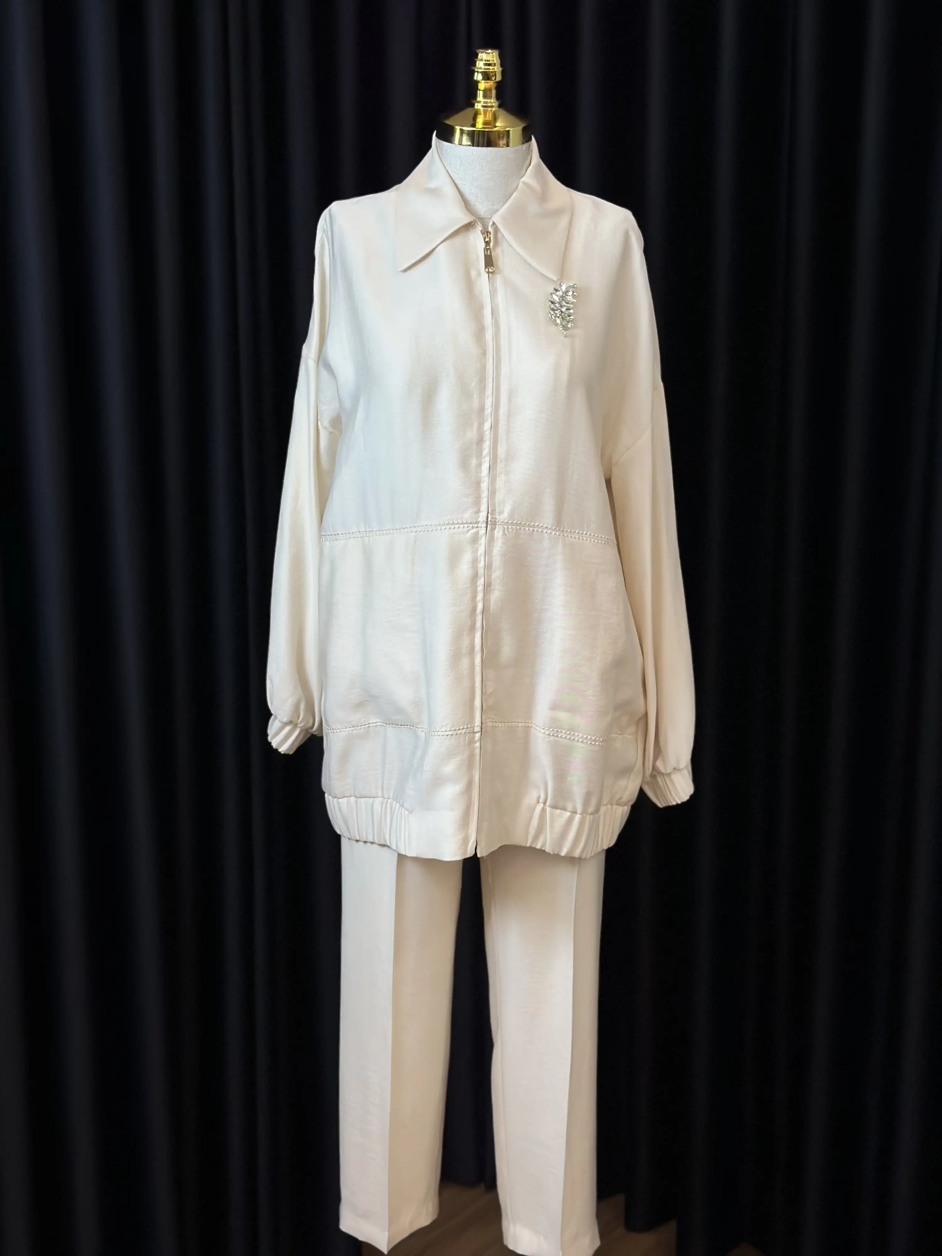 QUPRA Ekru Renk Takım