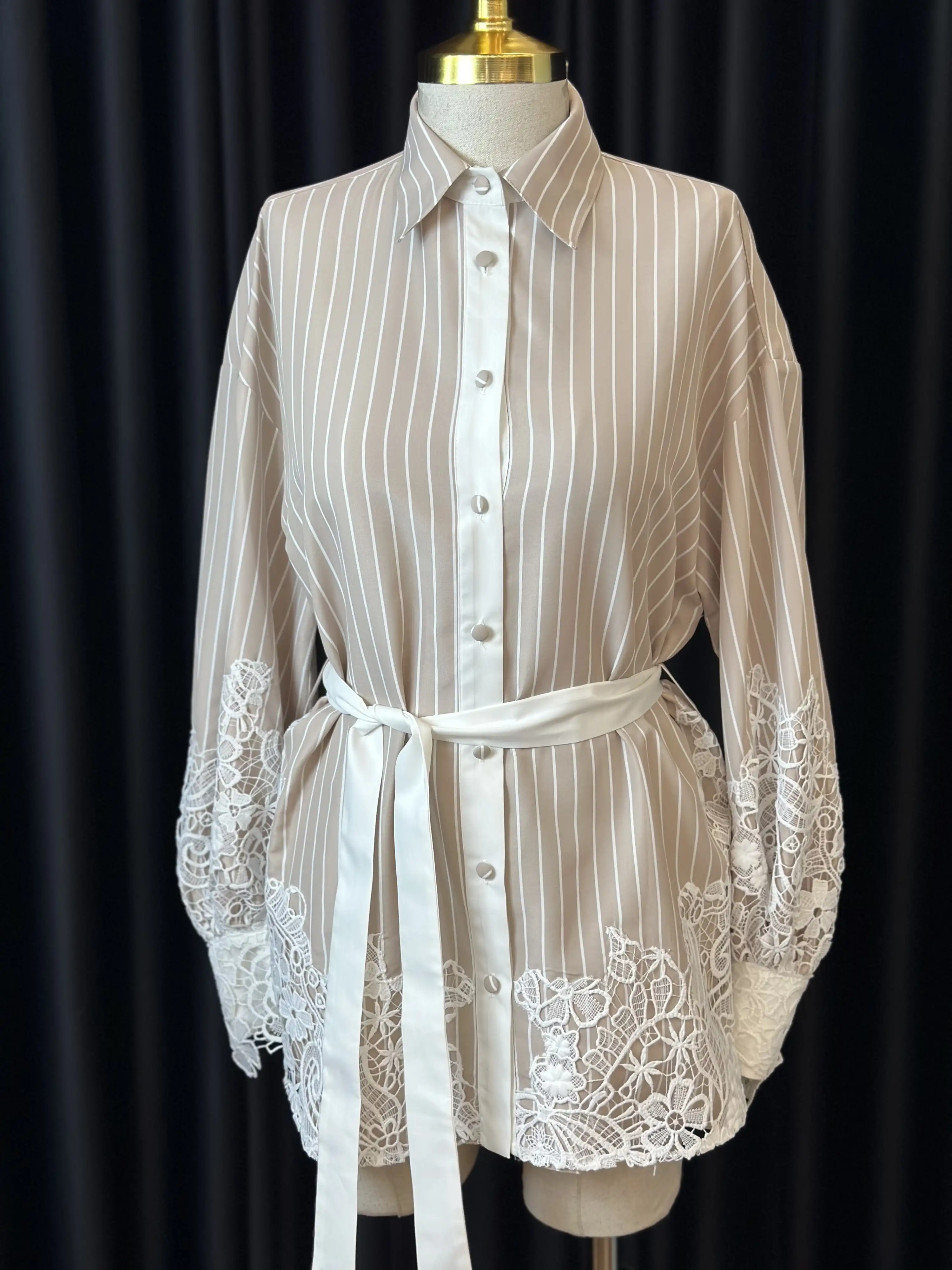 MY312 Bej Renk Nakışlı Dantelli Tunik