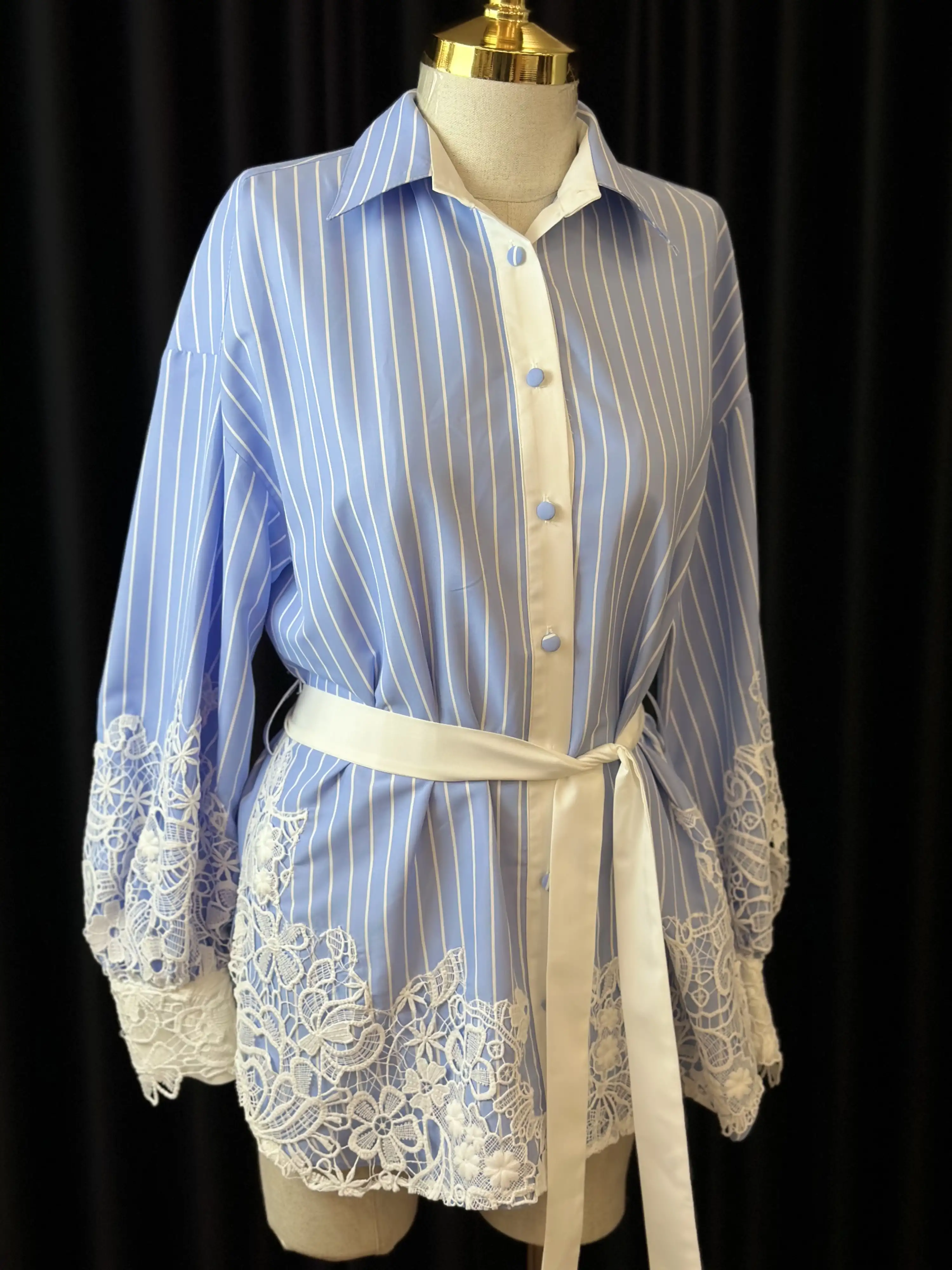 MY312 Mavi Renk Nakışlı Dantelli Tunik