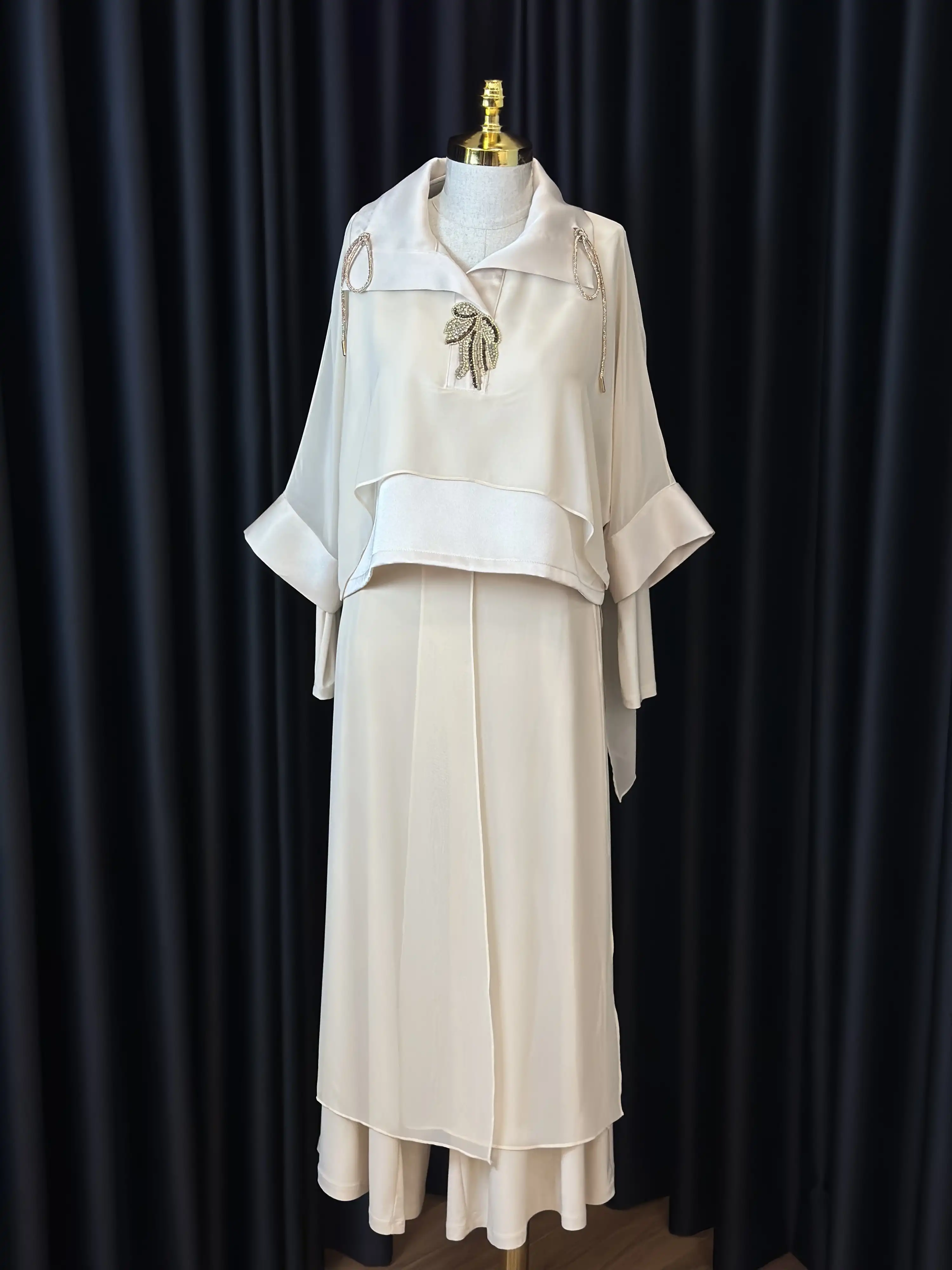 MY312 Bej Renk Önü Taşlı Şifonlu Takım