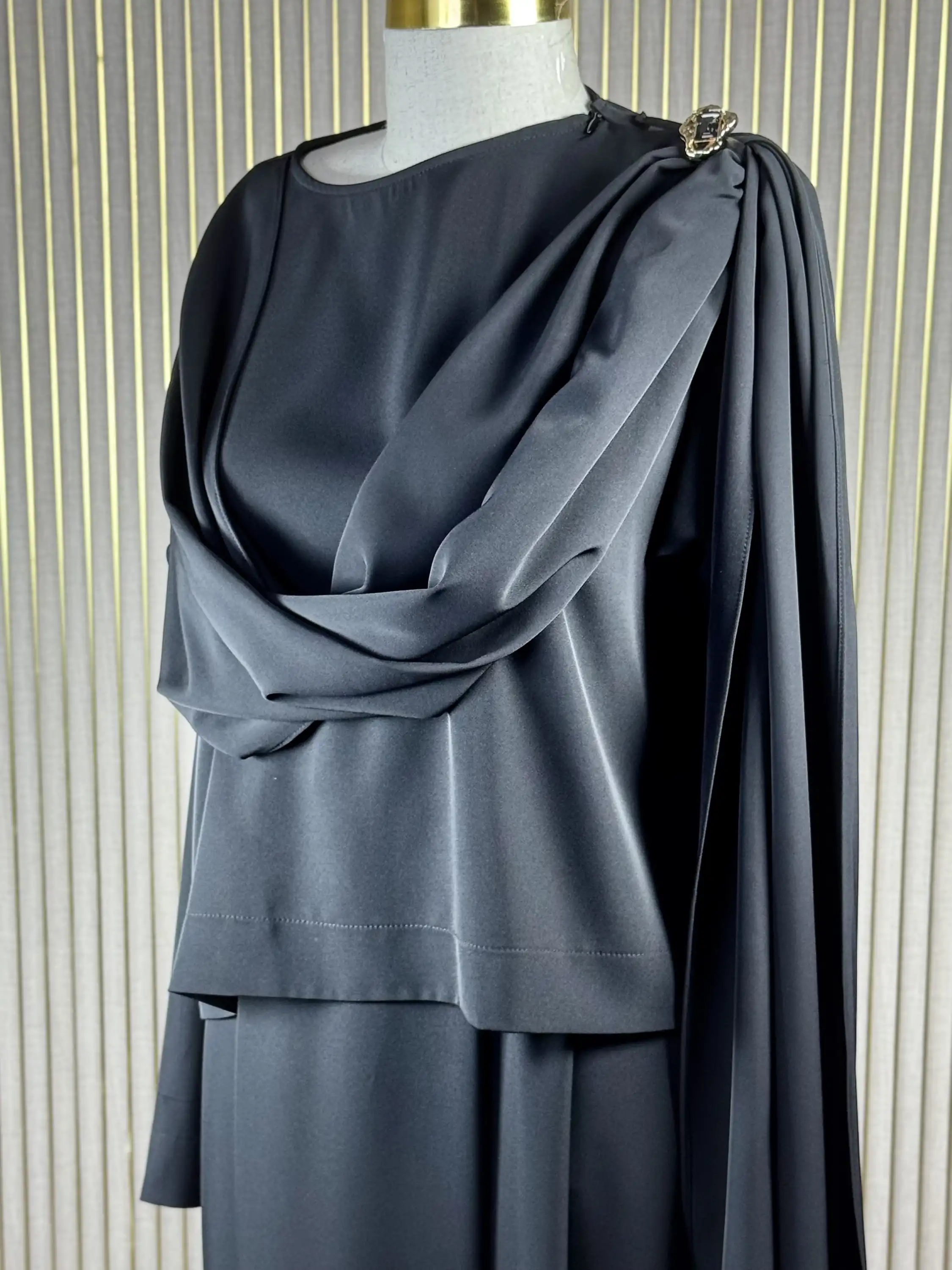 MY312 Siyah Renk Omzu Aksesuarlı Takım