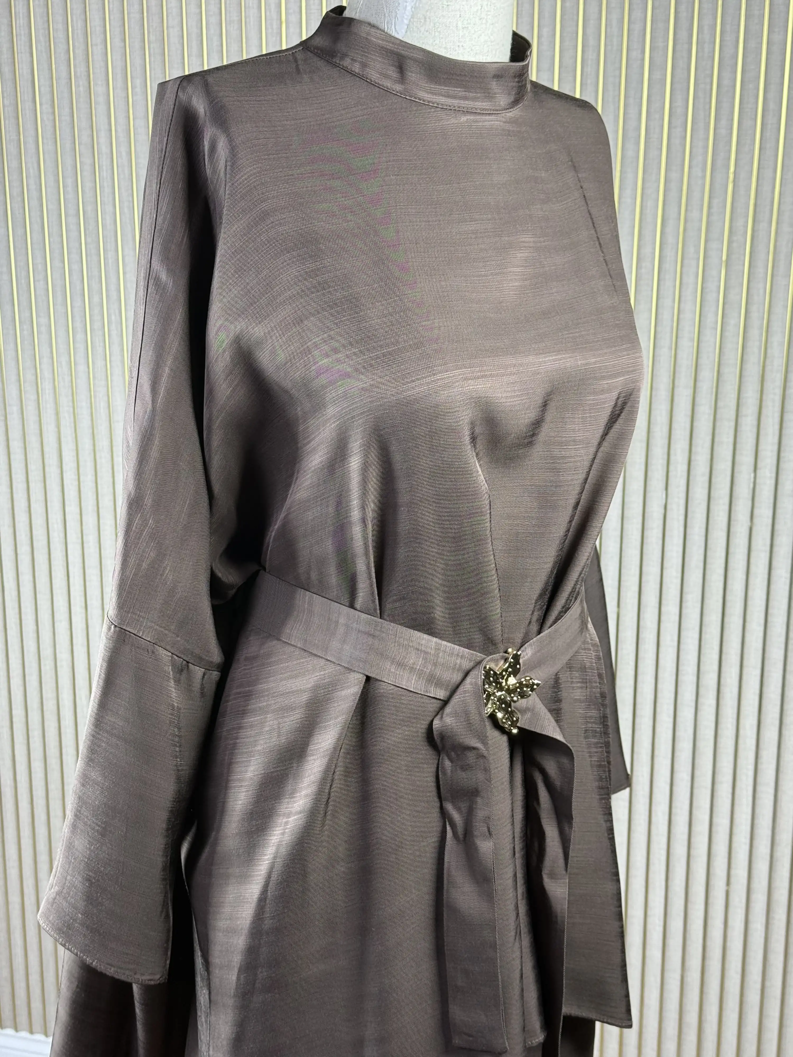 MY312 Kahve Renk Broş Detatlı Takım