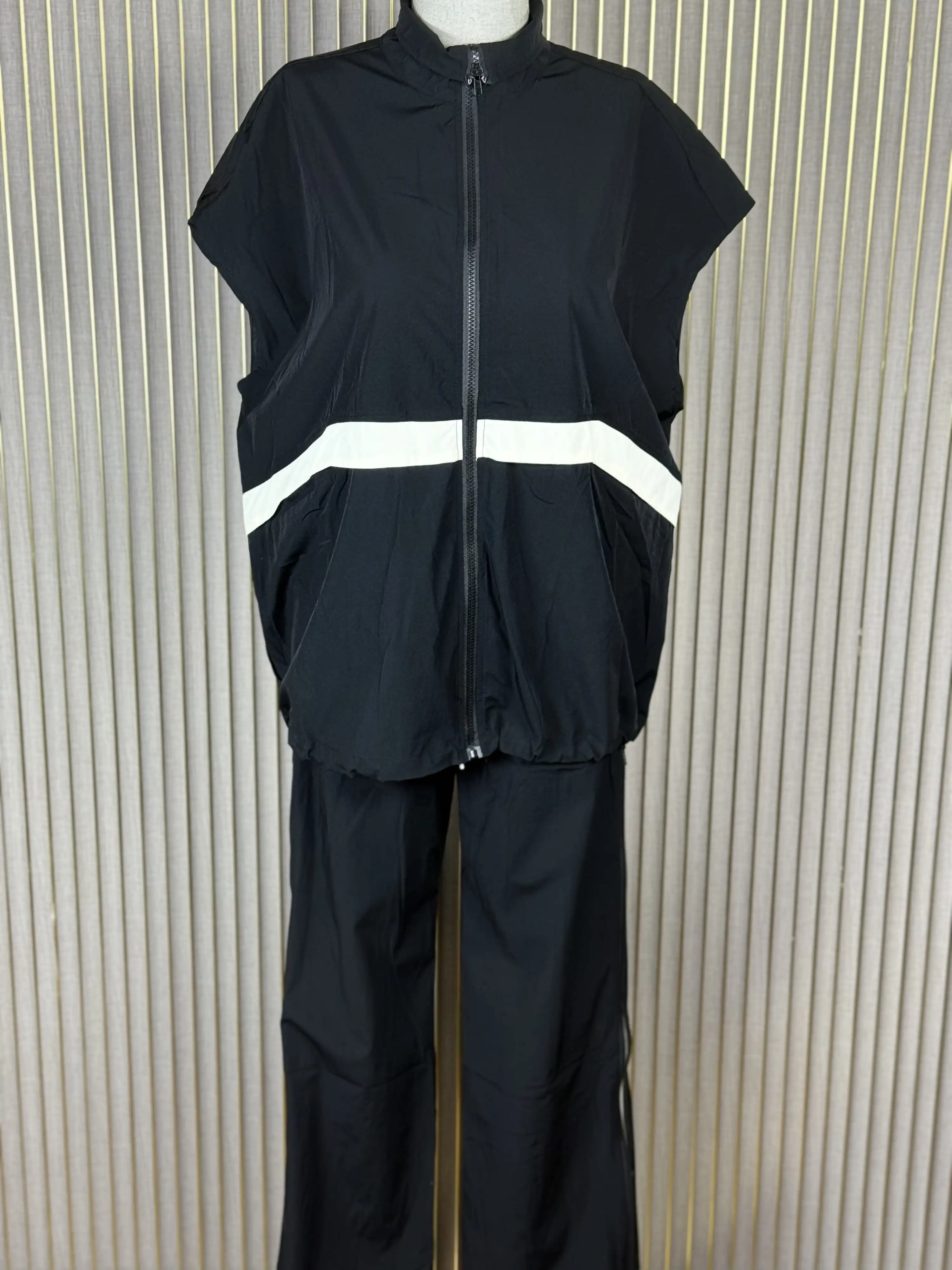 GHİSA Siyah Renk Takım