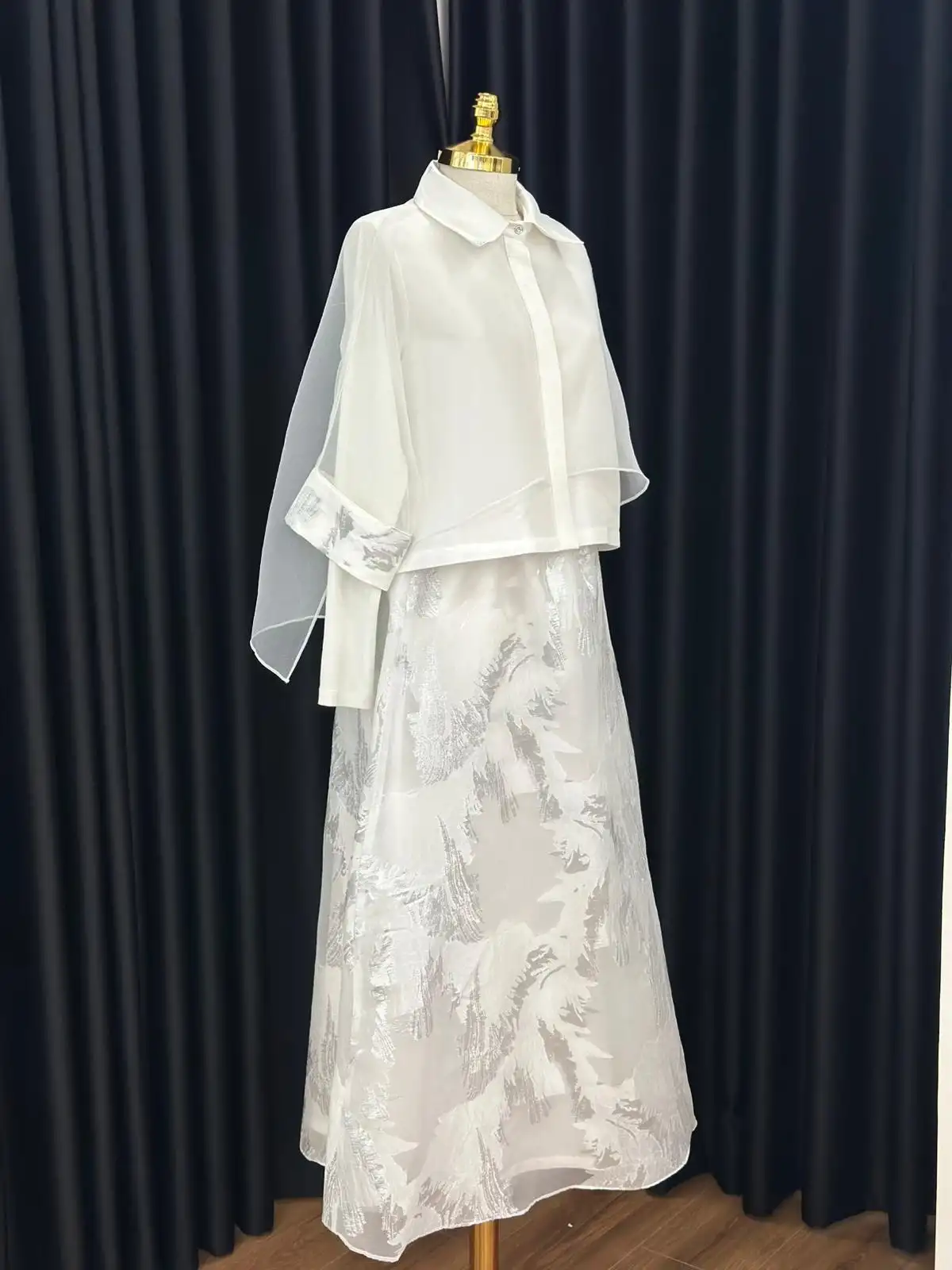 MY312 Ekru Renk Jakar Etekli Takım