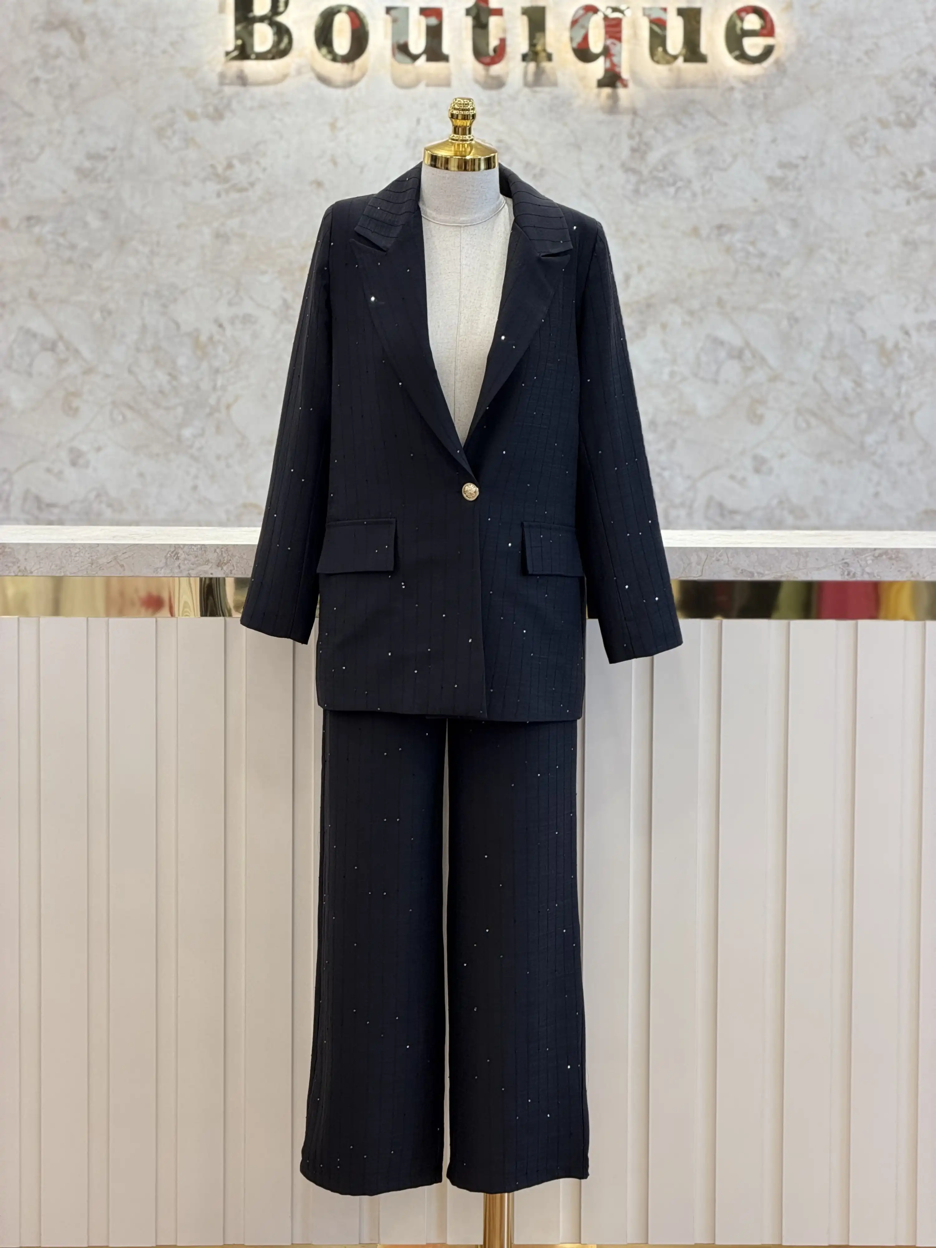 GHİSA Siyah Renk Takım