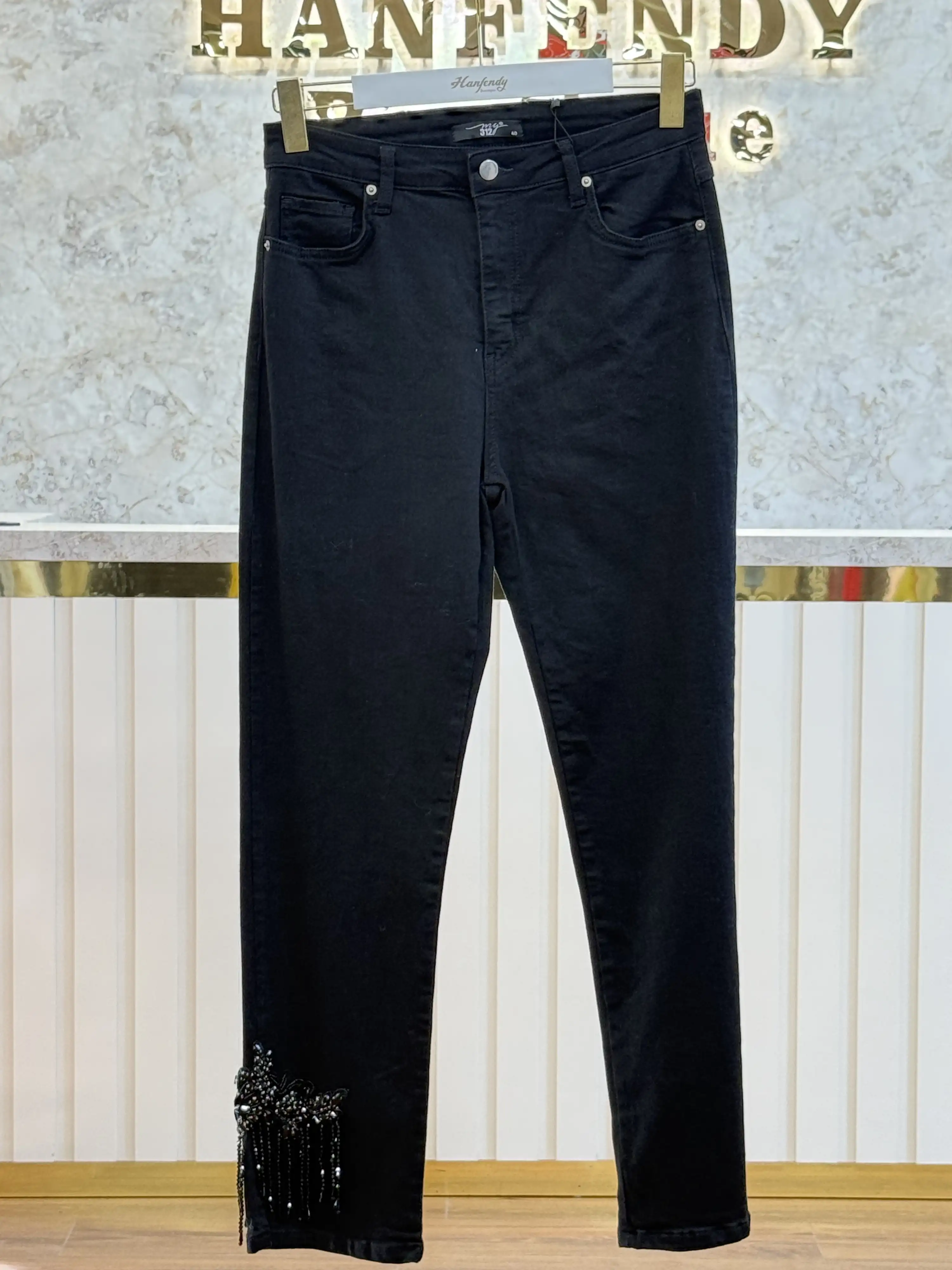 MY312 Siyah Renk Paçalı İşlemeli Pantolon