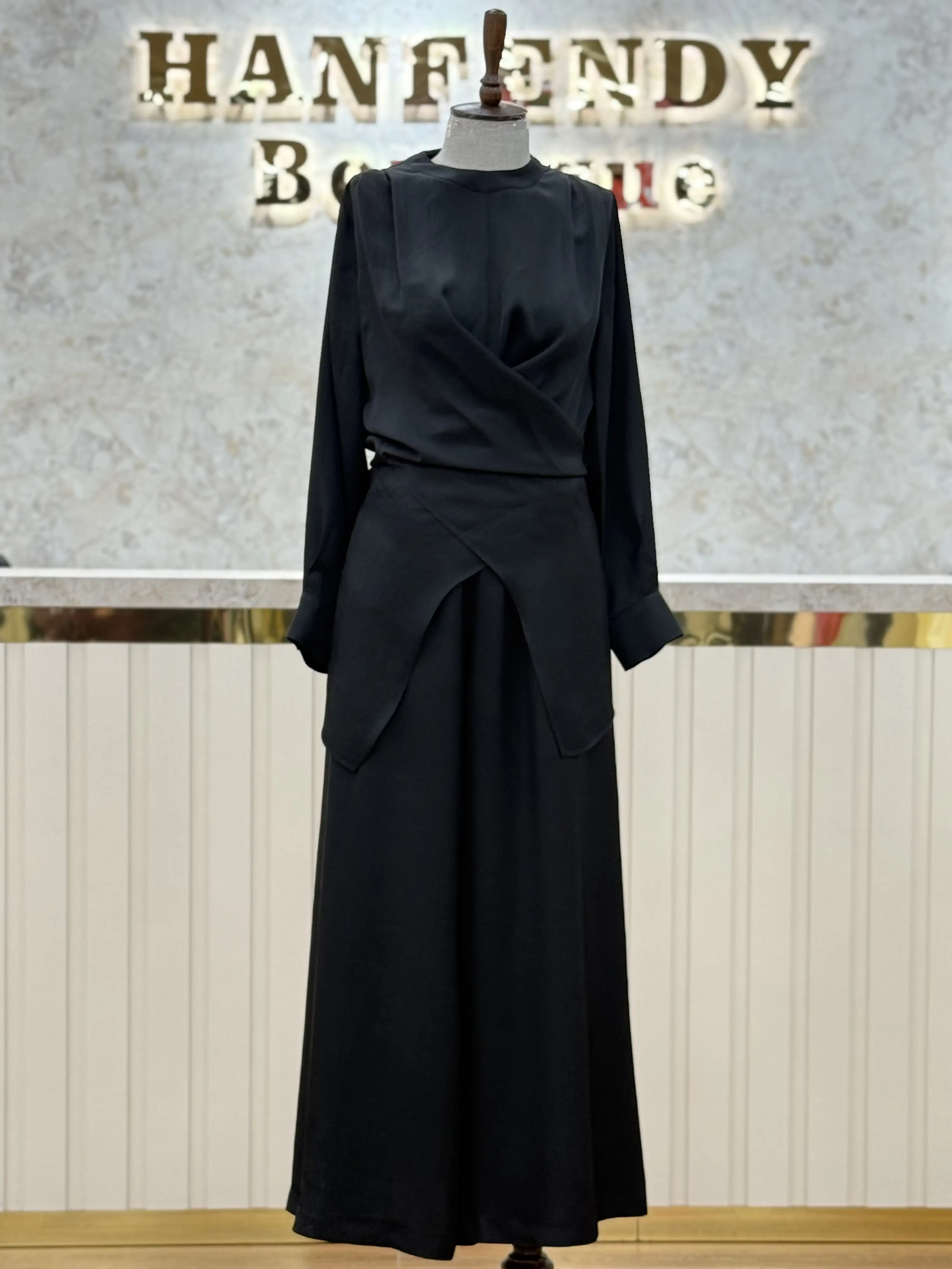 GHİSA Siyah Renk Takım