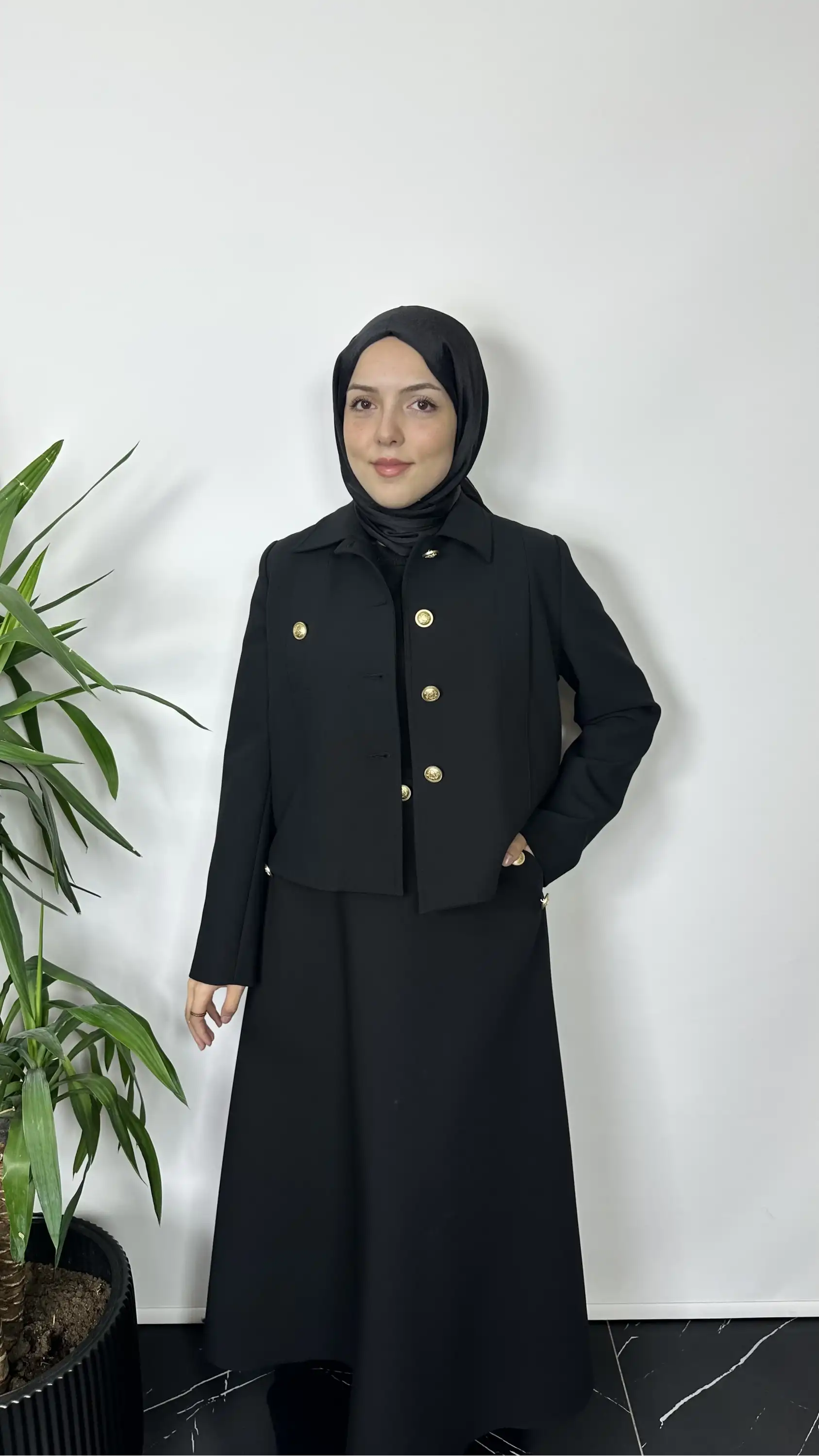 GHİSA Siyah Renk Etekli Takım