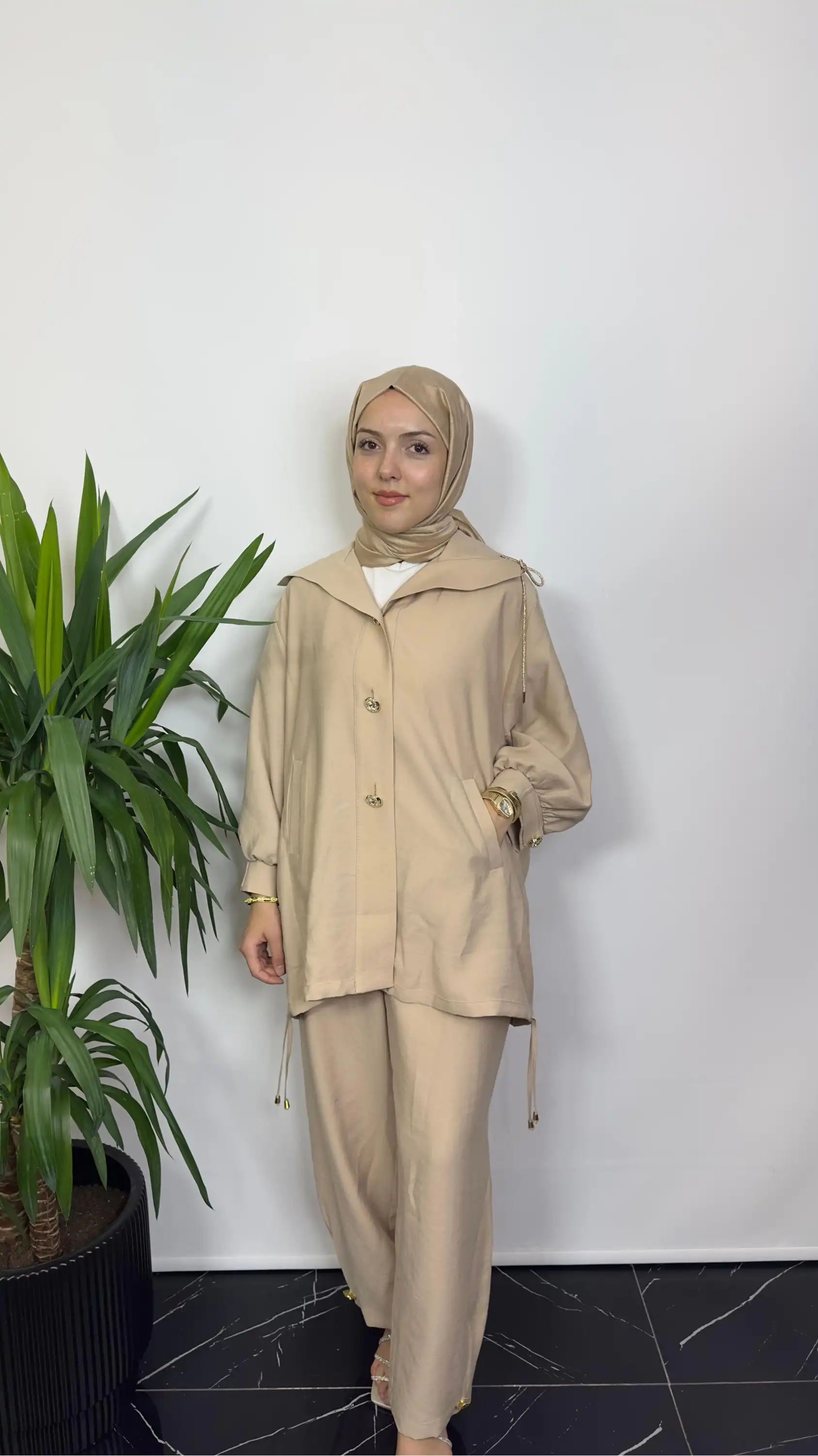 MY312  Bej Renk Arkası Taşlı Takım