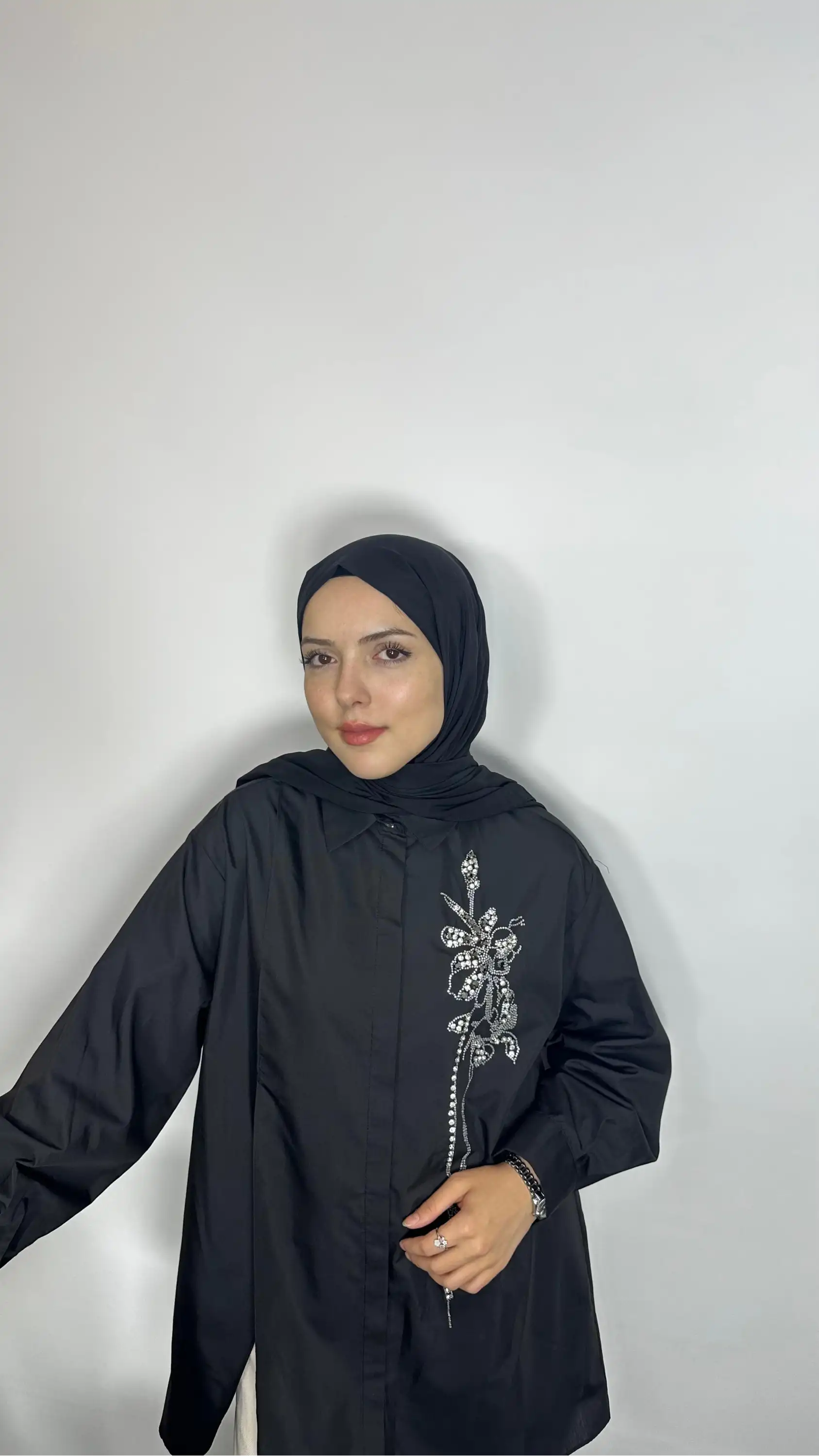 MY312 Siyah Renk Taşlı Gömlek