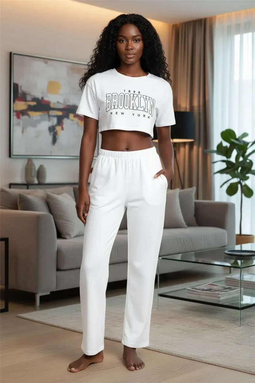Kadın Beyaz Baskılı Crop T-Shirt Pantolon Takım %100 Pamuk Rahat 2’li Set