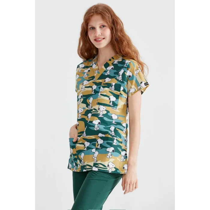 Cerrahi Takım Terikoton İnce Kumaş V Yaka Forma Snoppy Desenli