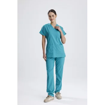 Benetton Yeşili Renk Dosaline Cerrahi Üniforma Takımı
