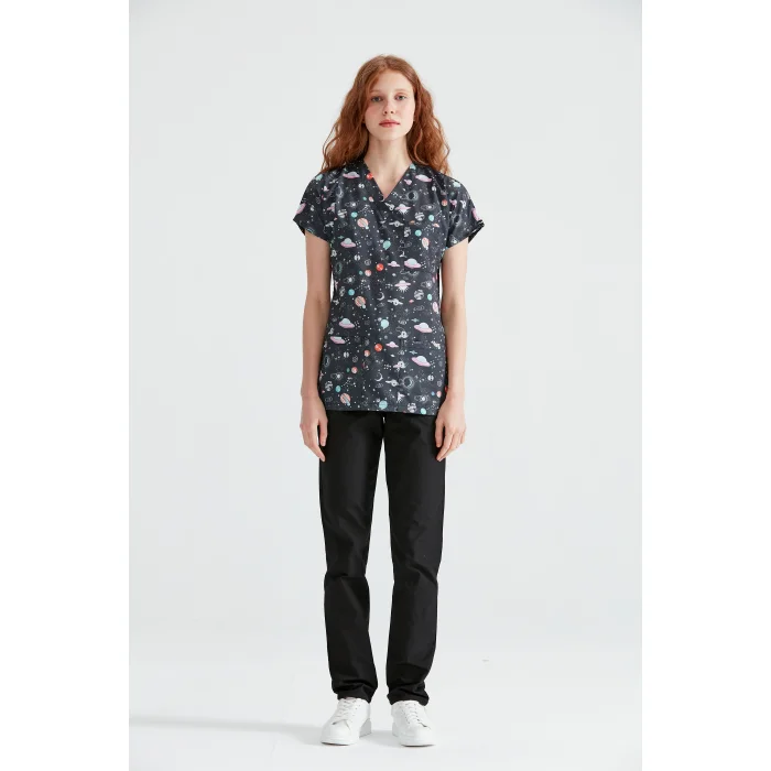 Gezegen Desenli Likralı Kumaş Cerrahi V Yaka Takım