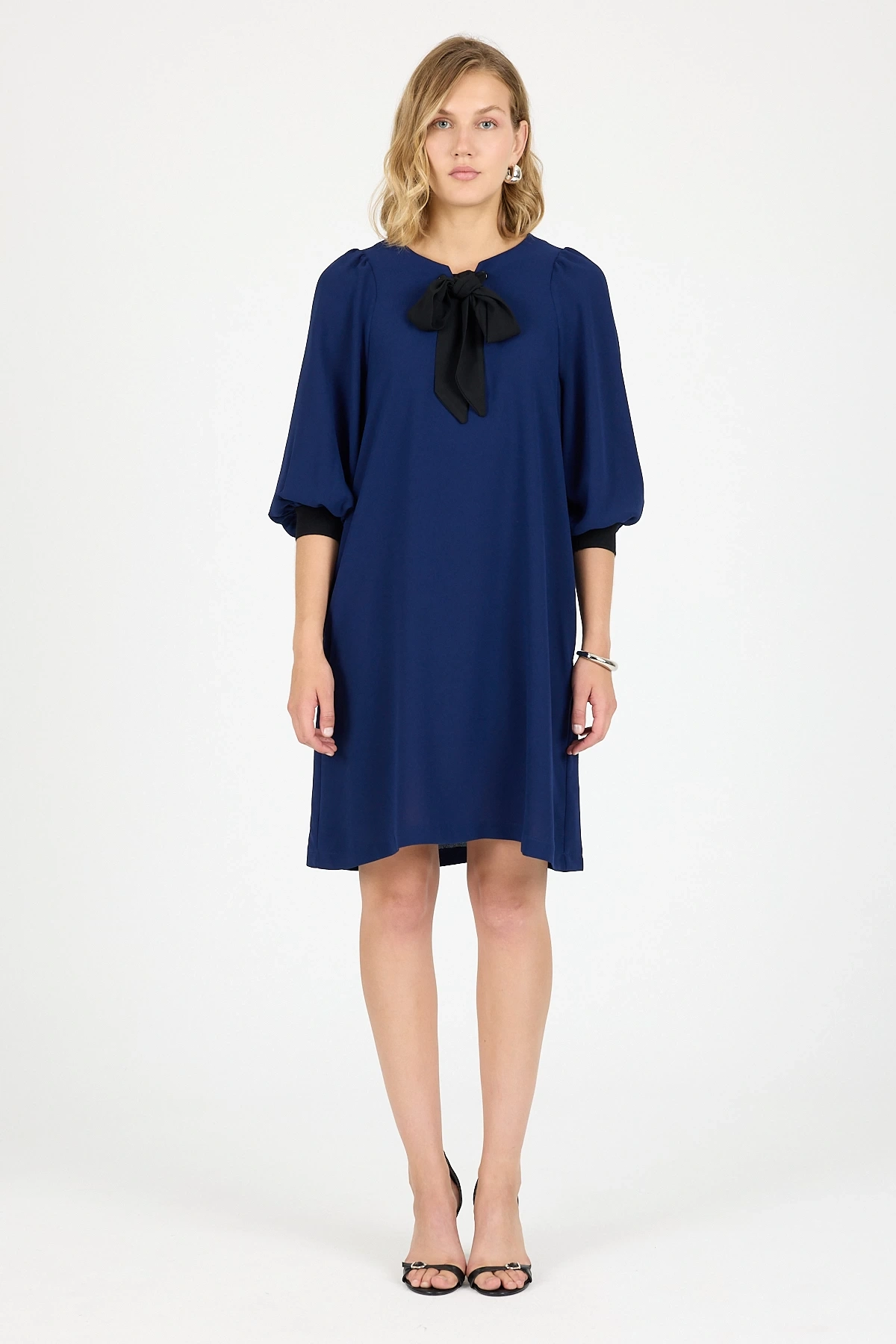 5J255503 KREP FULARLI ELBİSE İNDİGO