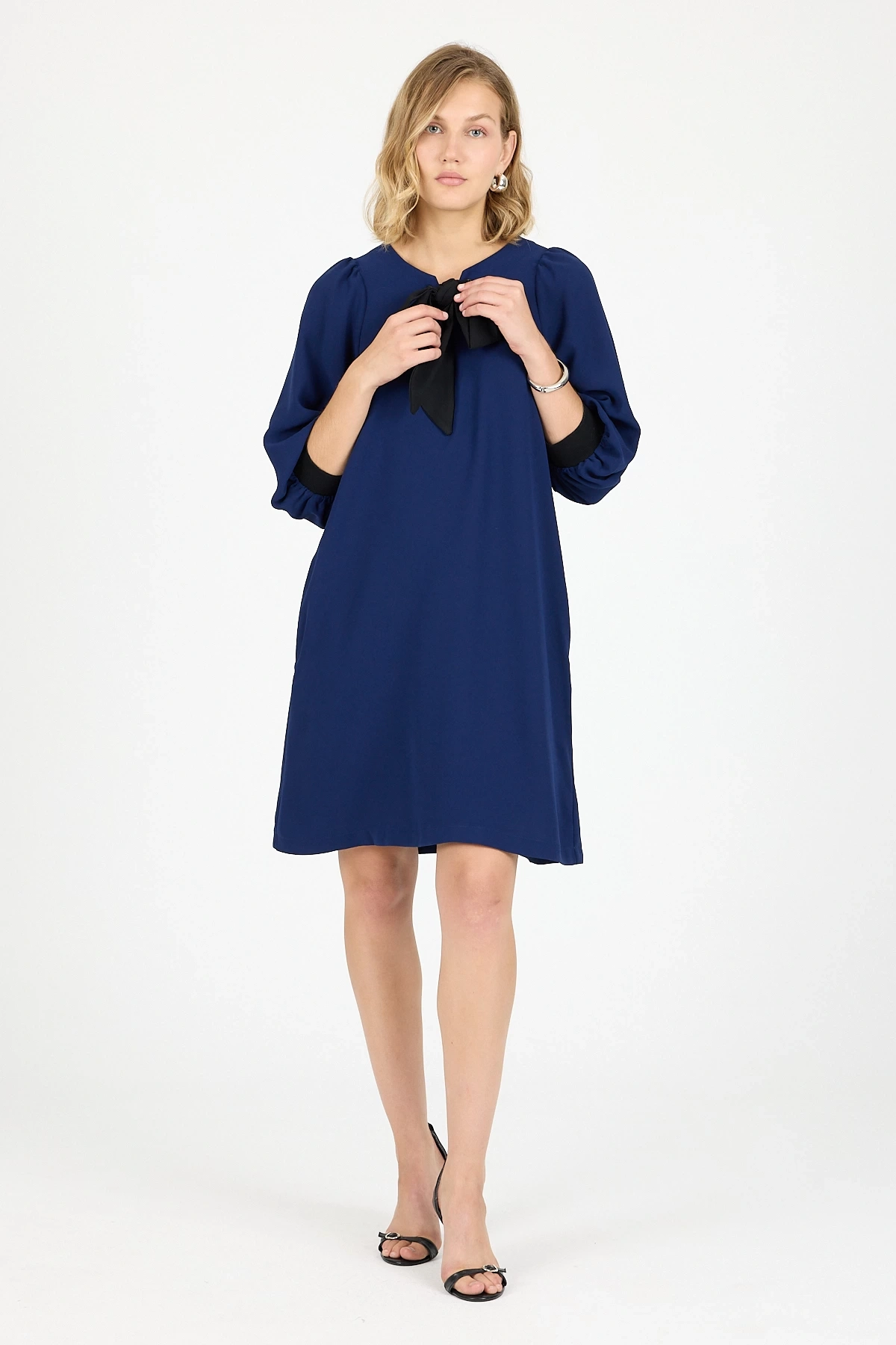 5J255503 KREP FULARLI ELBİSE İNDİGO