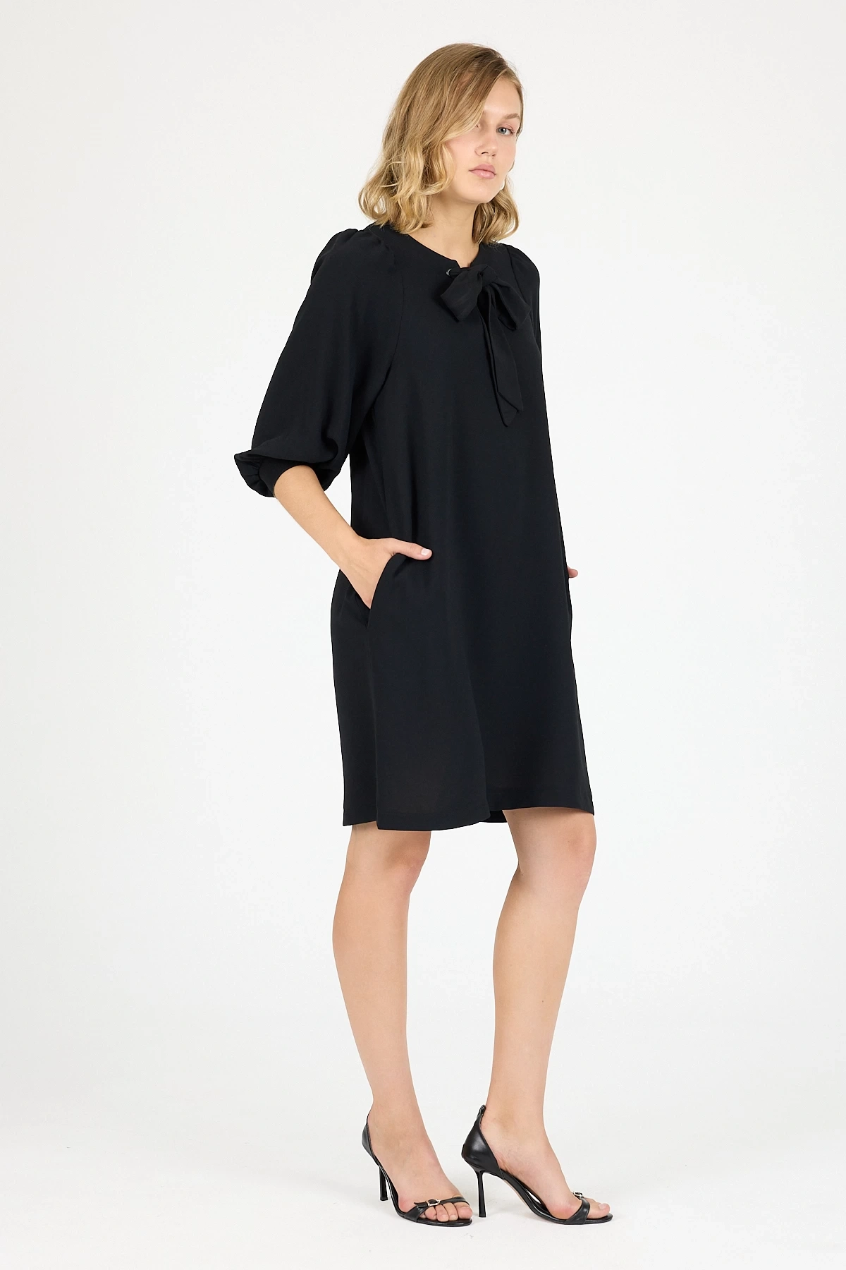 5J255503 KREP FULARLI ELBİSE SİYAH