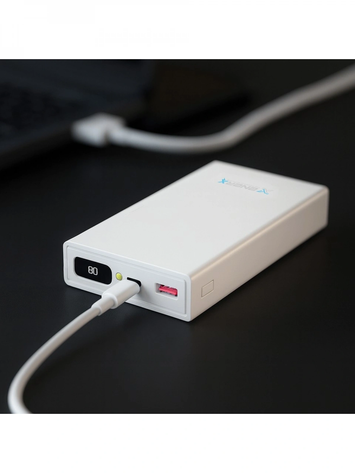 eNeRX ENR-P20188DC 20.000 mAh 2.1A Dijital Göstergeli Powerbank – Beyaz