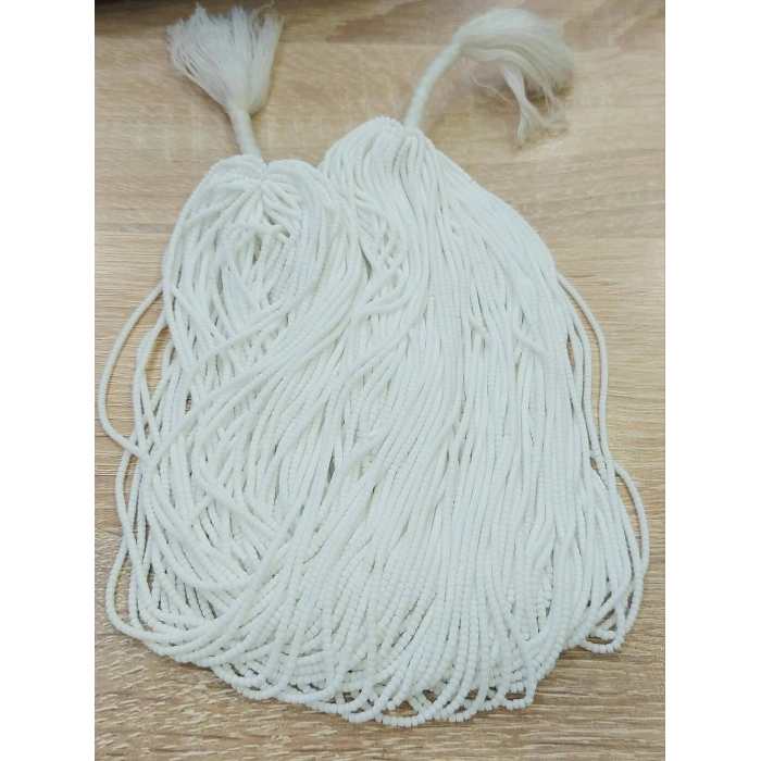 Afgan Boncukları, Kar Beyaz