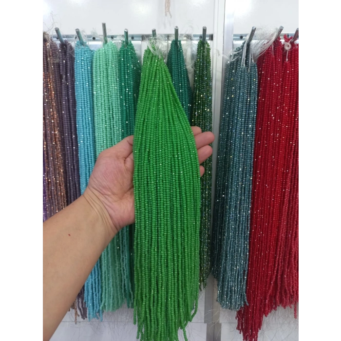 Opak Yaprak Yeşili Kristaller, 3 mm