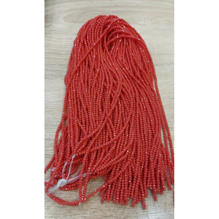 Opak Yavruağzı Kristaller , 2 mm