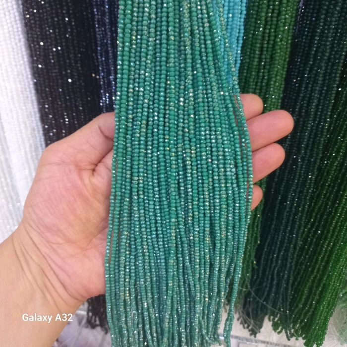 Parlak Koyu Turkuaz Kristaller, 2 mm