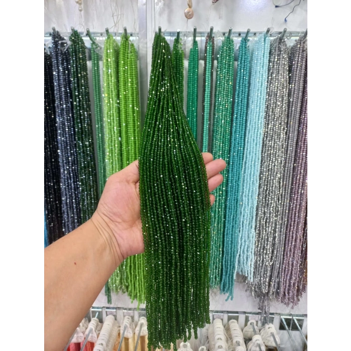 Şeffaf Zümrüt Yeşili Kristaller , 4 mm