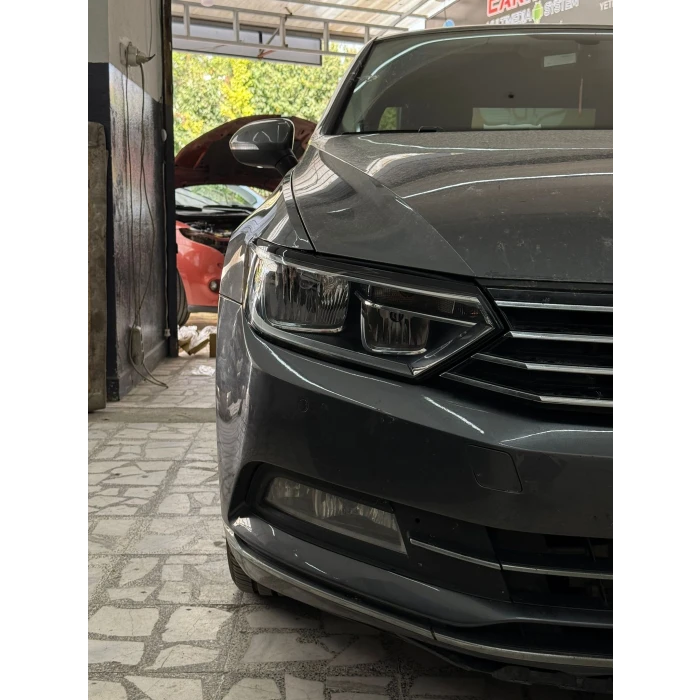 WW PASSAT B8 HALOJEN FAR CAMI SAĞ