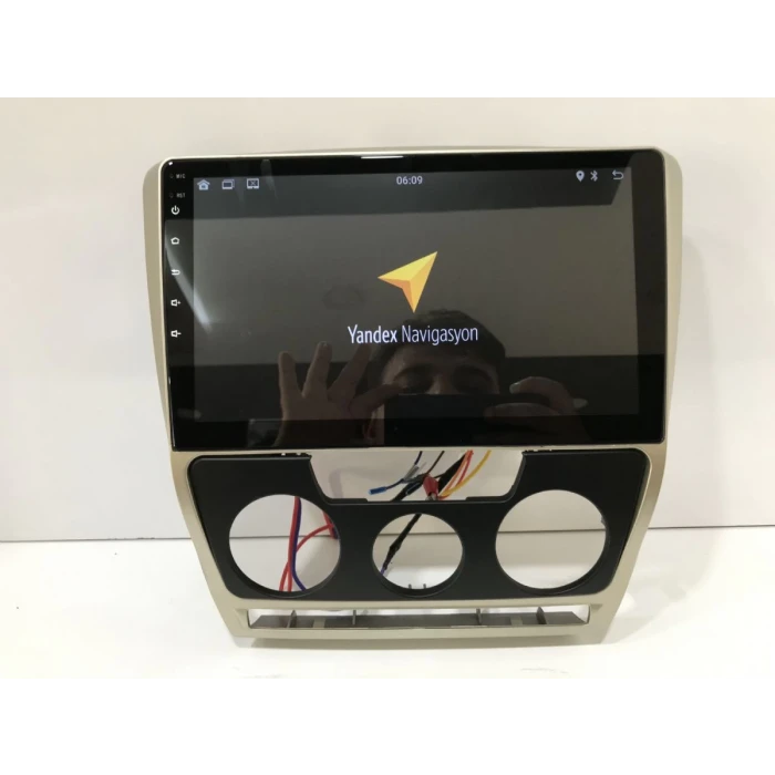 EKRANLI MULT. ÇERÇ. SKODA OCTAVİA 2007-2014