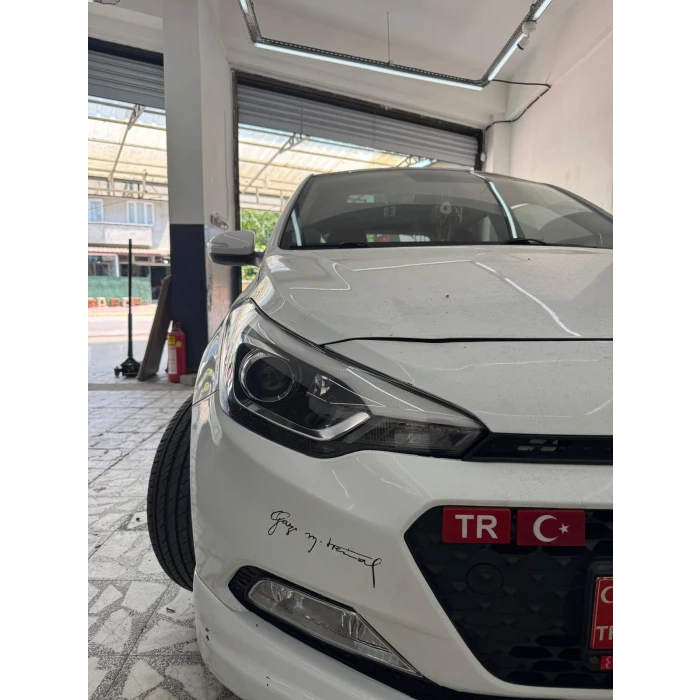 HYUNDAİ 2017 MODEL İ20 FAR CAMI SETİ