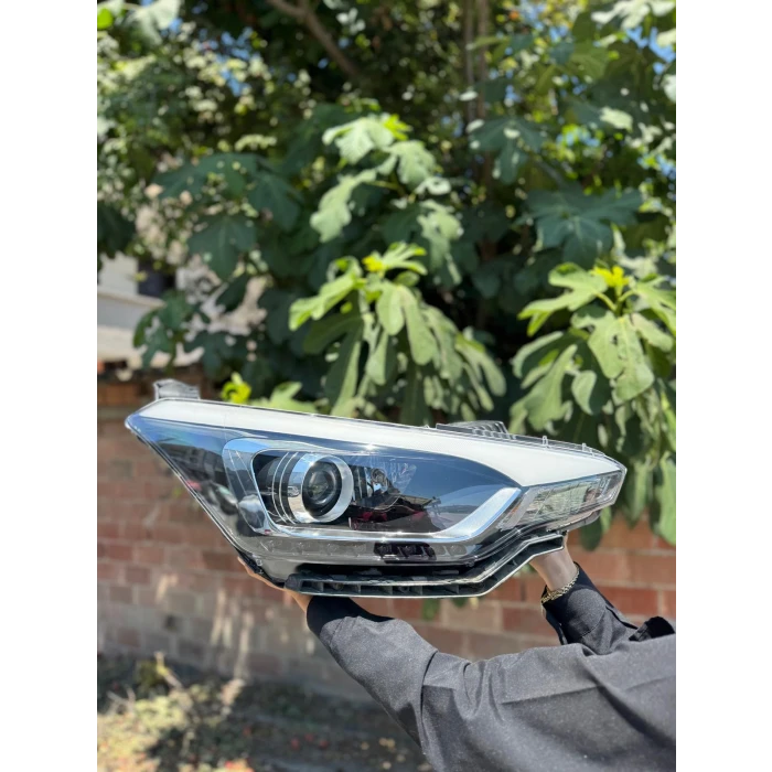 HYUNDAİ 2017 MODEL İ20 FAR CAMI SETİ