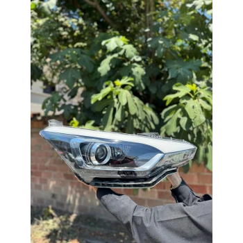 HYUNDAİ 2017 MODEL İ20 FAR CAMI SETİ