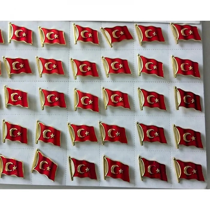 Bayrak Rozet Dalgalı