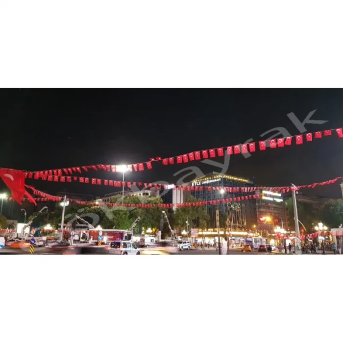 Dikdörtgen Kumaş Bayrak  ( 22 m)