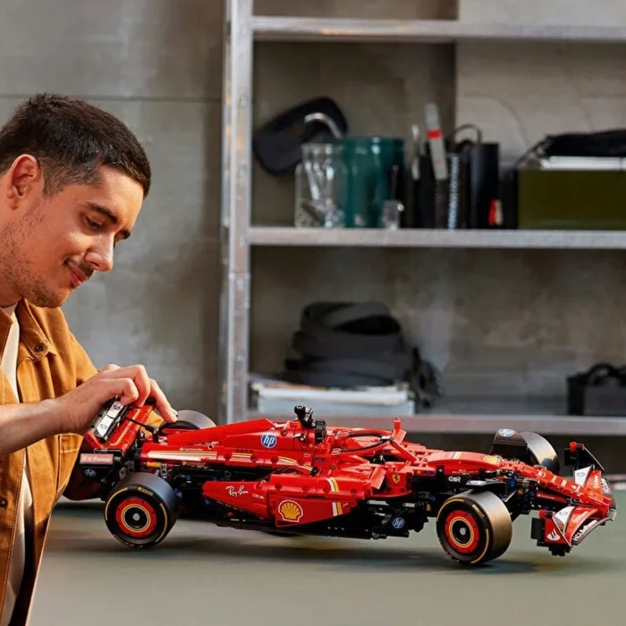 LEGO Technic Ferrari SF-24 F1 Araba 42207